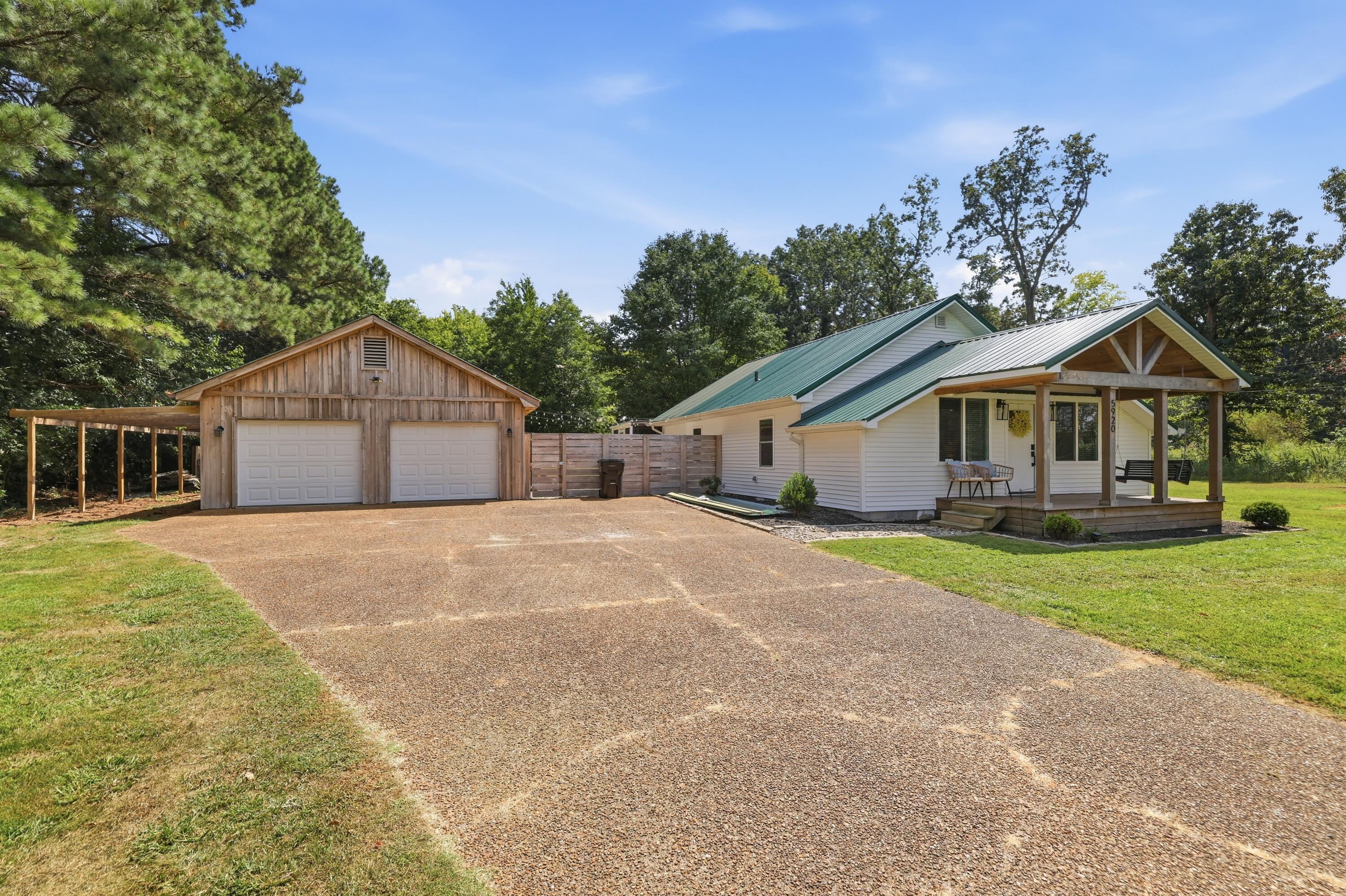 5920 Metropolis Lake Road Property Photo 25