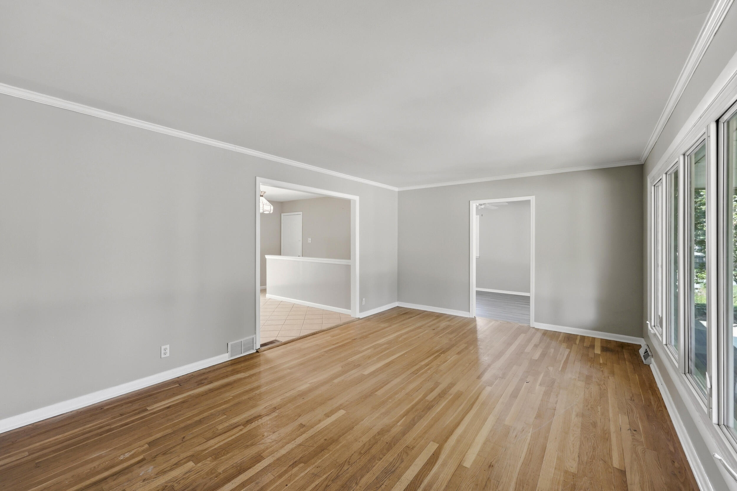 2347 Heather Way Property Photo 5