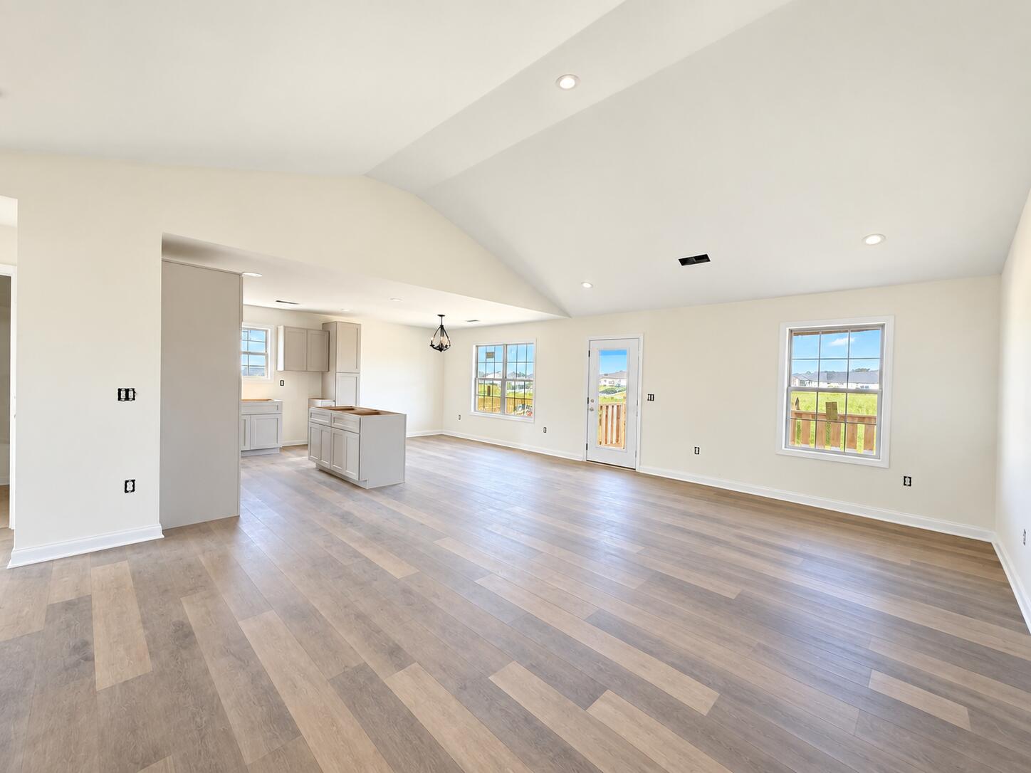 279 Stoney Creek Way Property Photo 2