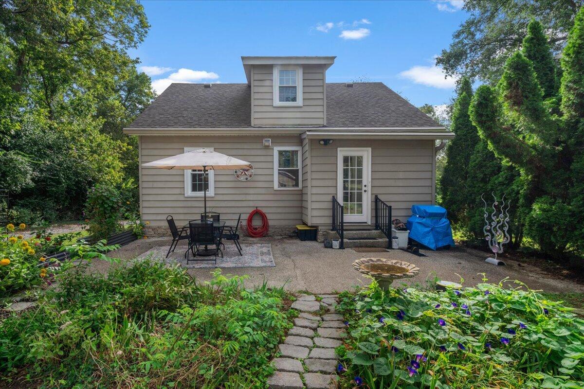 1079 Property Photo 9