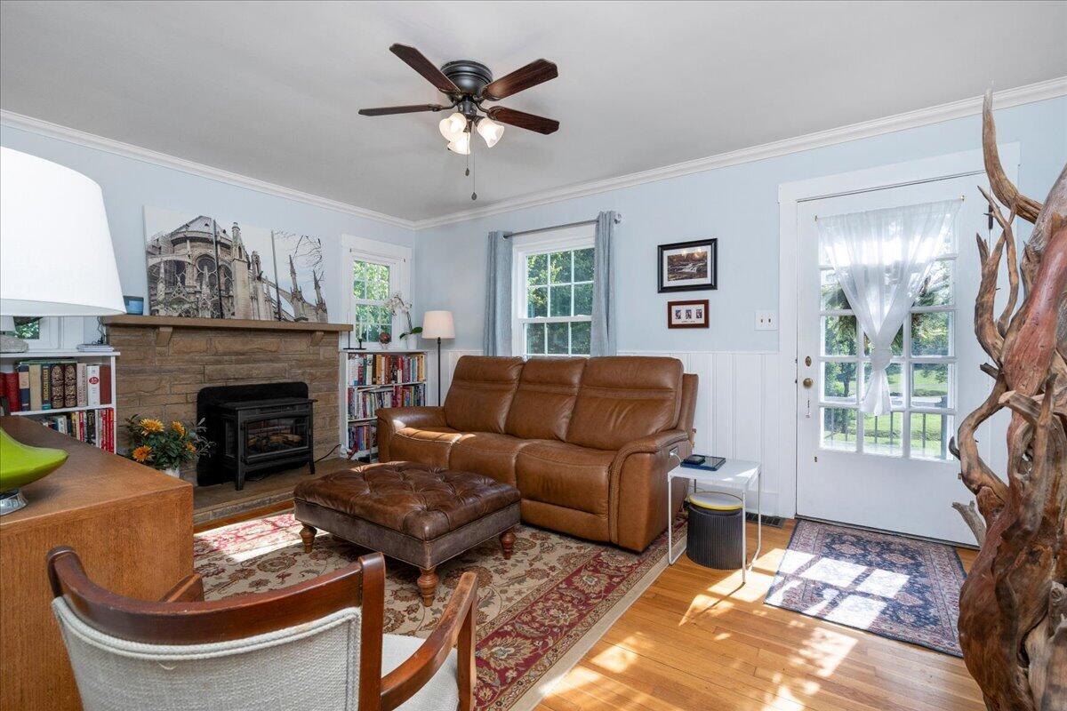1079 Property Photo 10