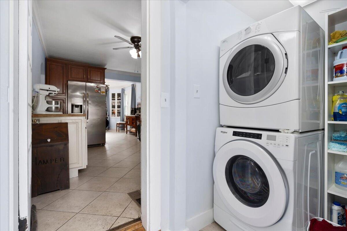 1079 Property Photo 17