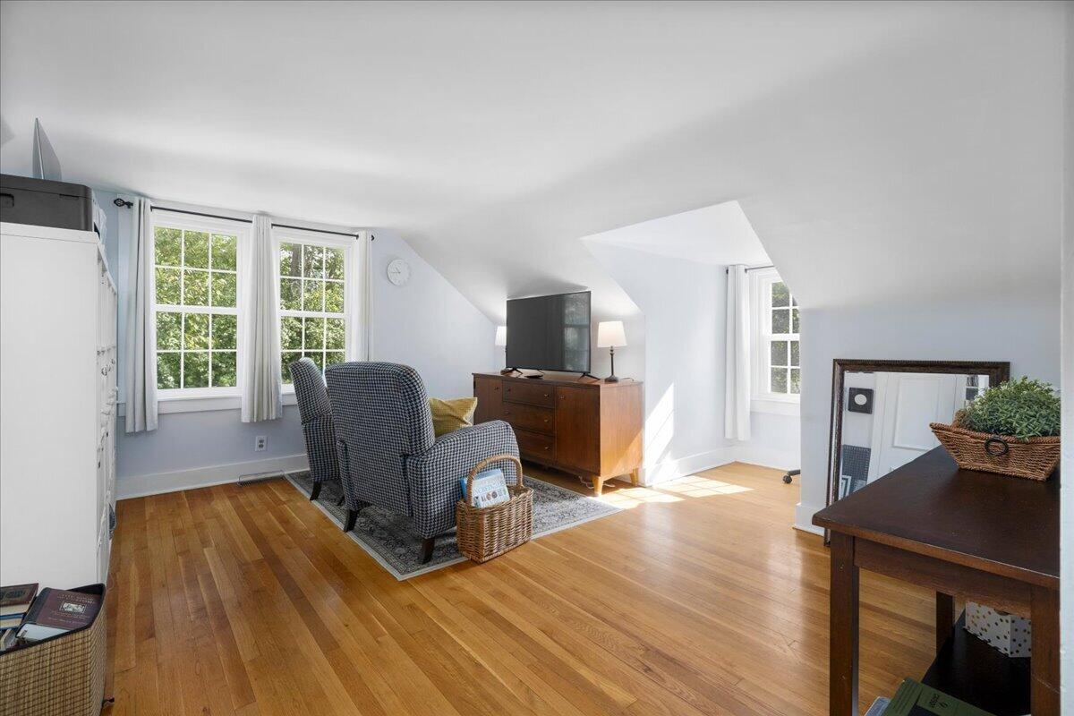1079 Property Photo 25