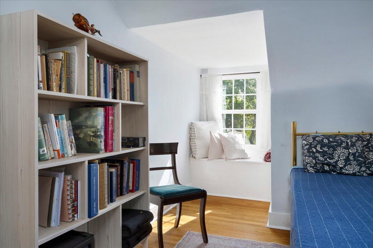 1079 Property Photo 27
