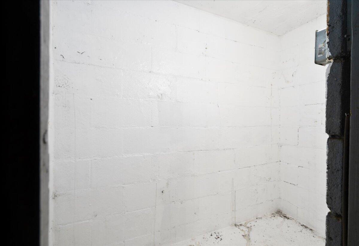 1079 Property Photo 35