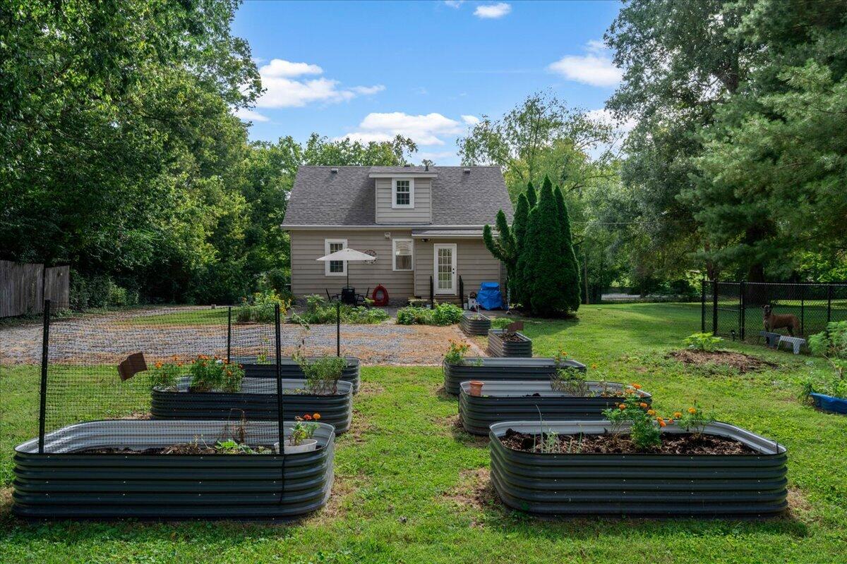 1079 Property Photo 37