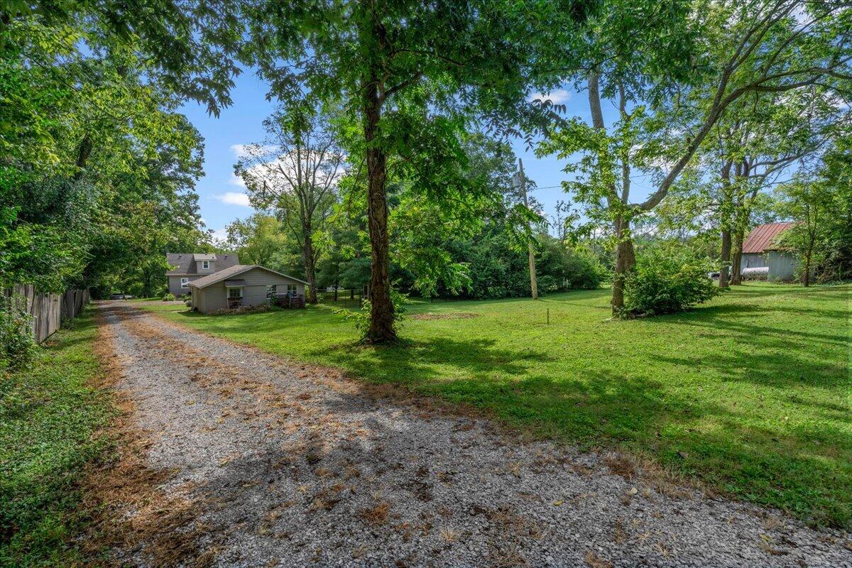 1079 Property Photo 45