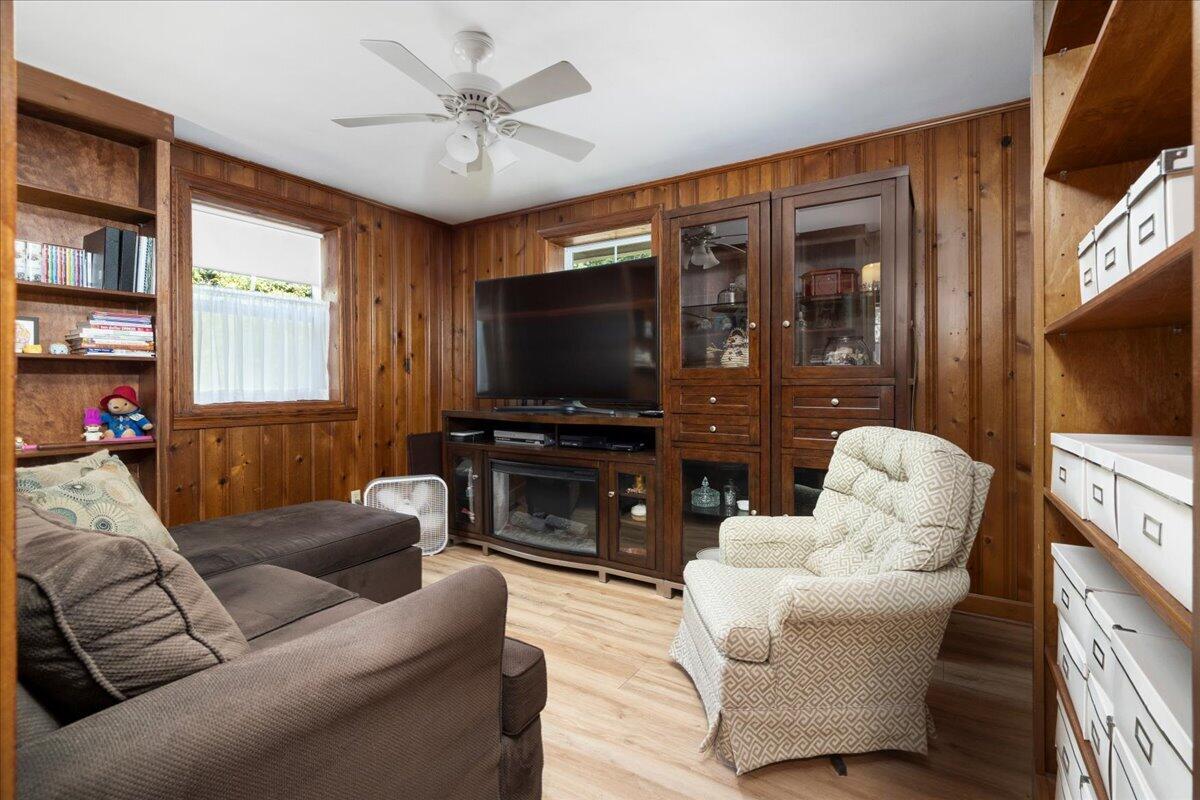 1079 Property Photo 54
