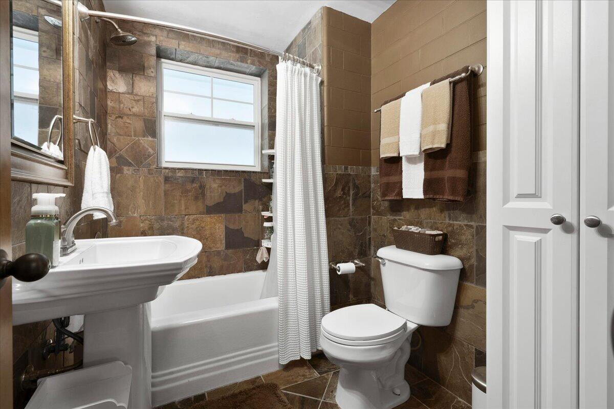 1079 Property Photo 56