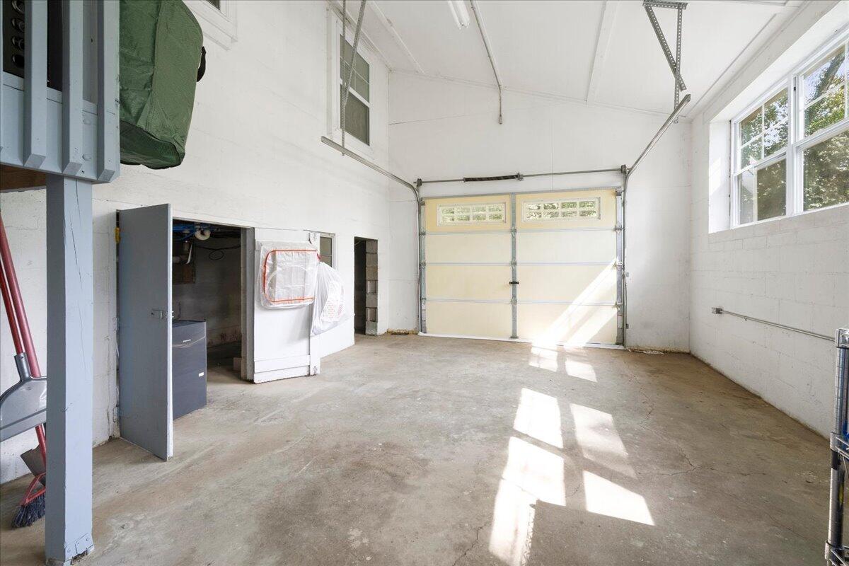 1079 Property Photo 62