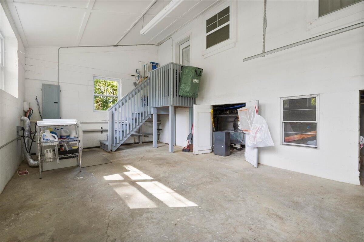 1079 Property Photo 63