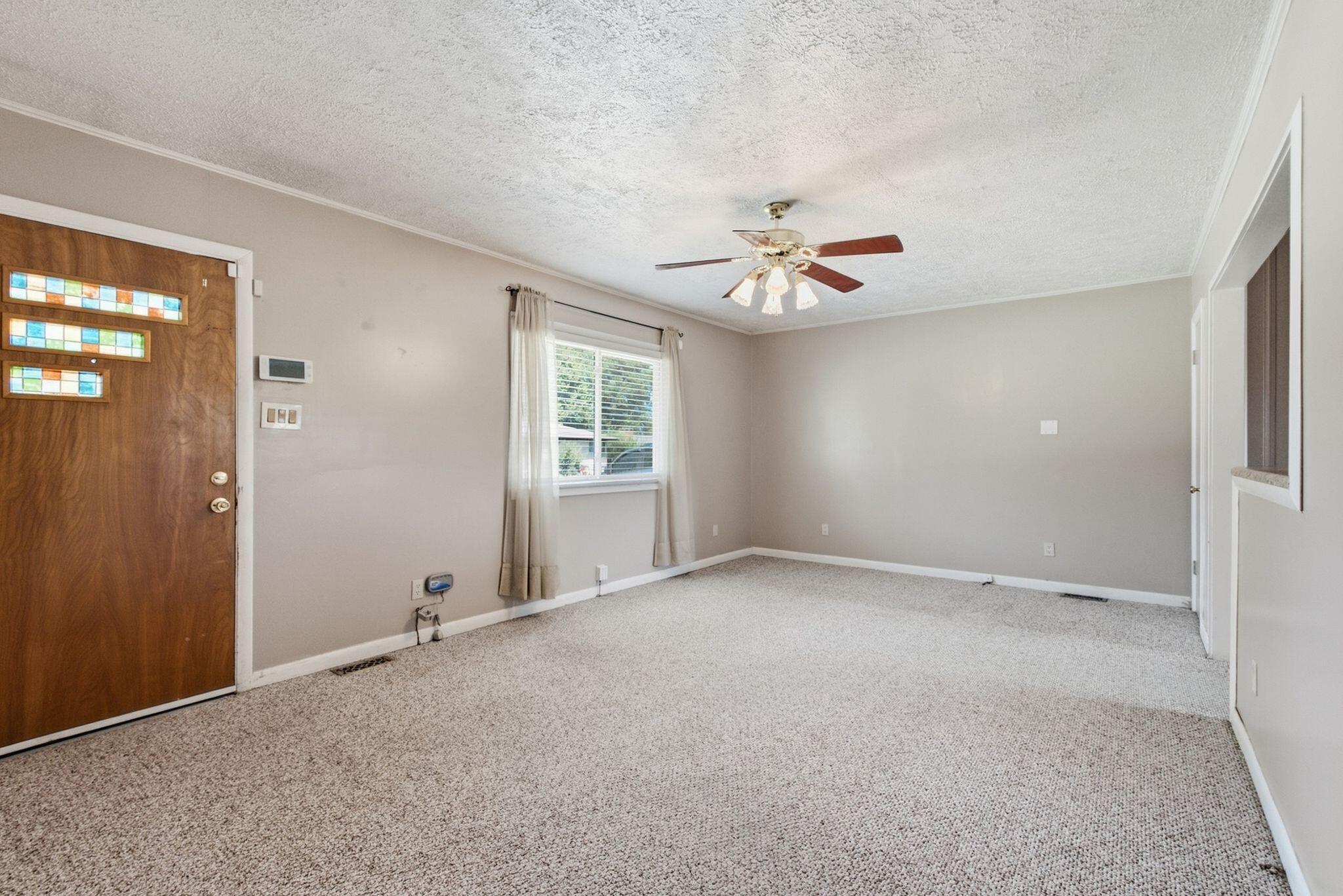 407 Clay Drive Property Photo 3