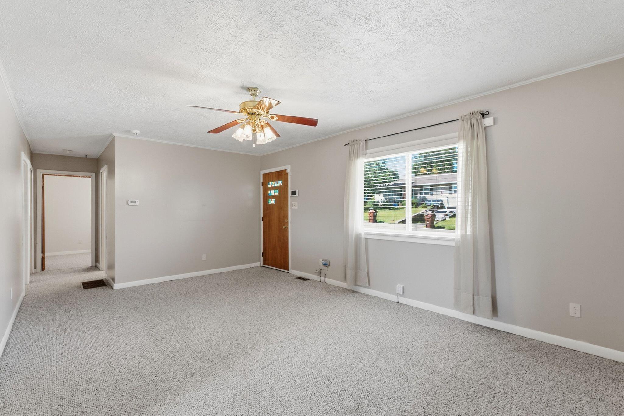 407 Clay Drive Property Photo 4