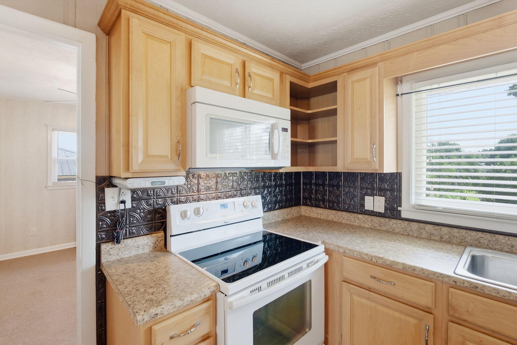 407 Clay Drive Property Photo 9