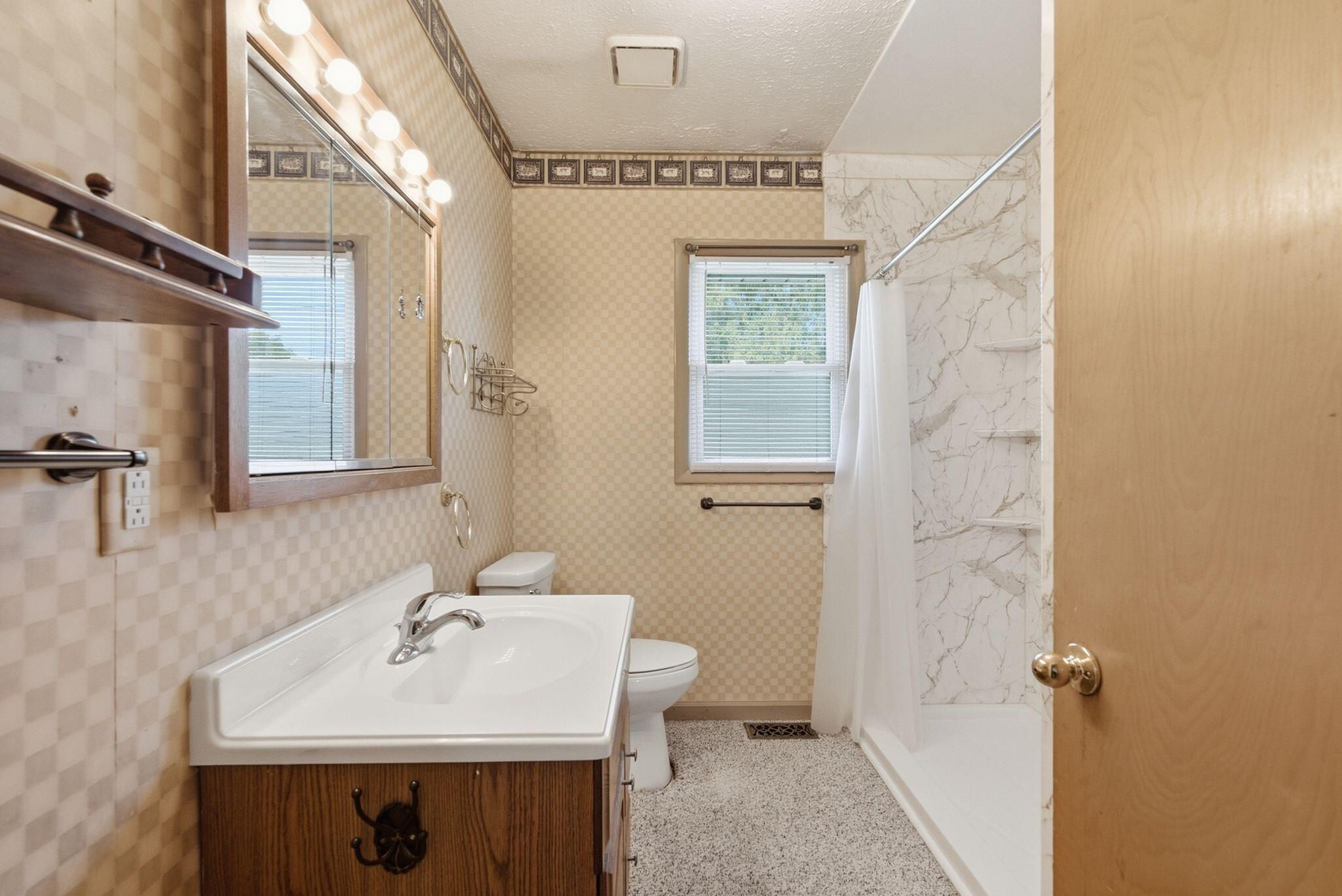 407 Clay Drive Property Photo 16
