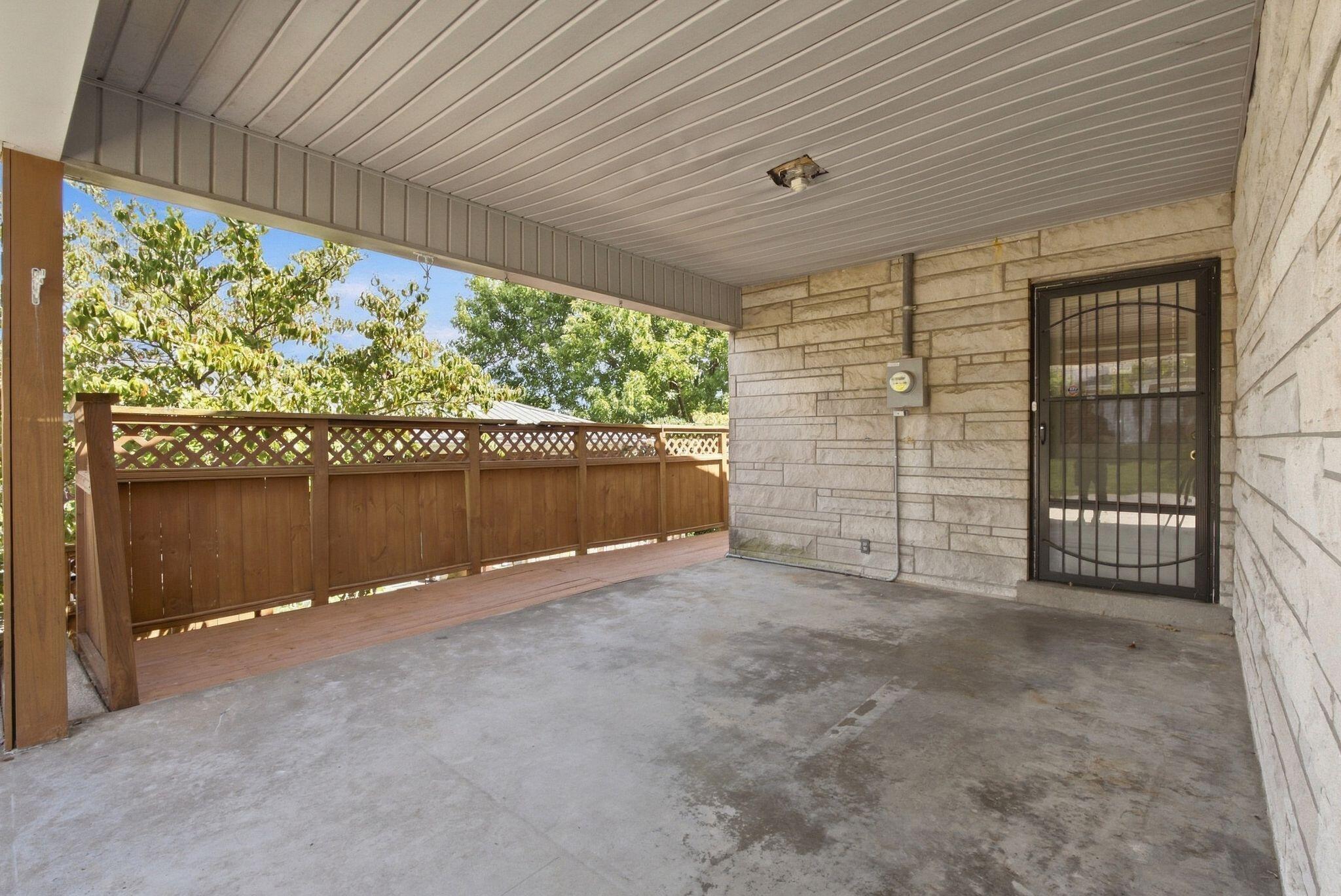 407 Clay Drive Property Photo 22