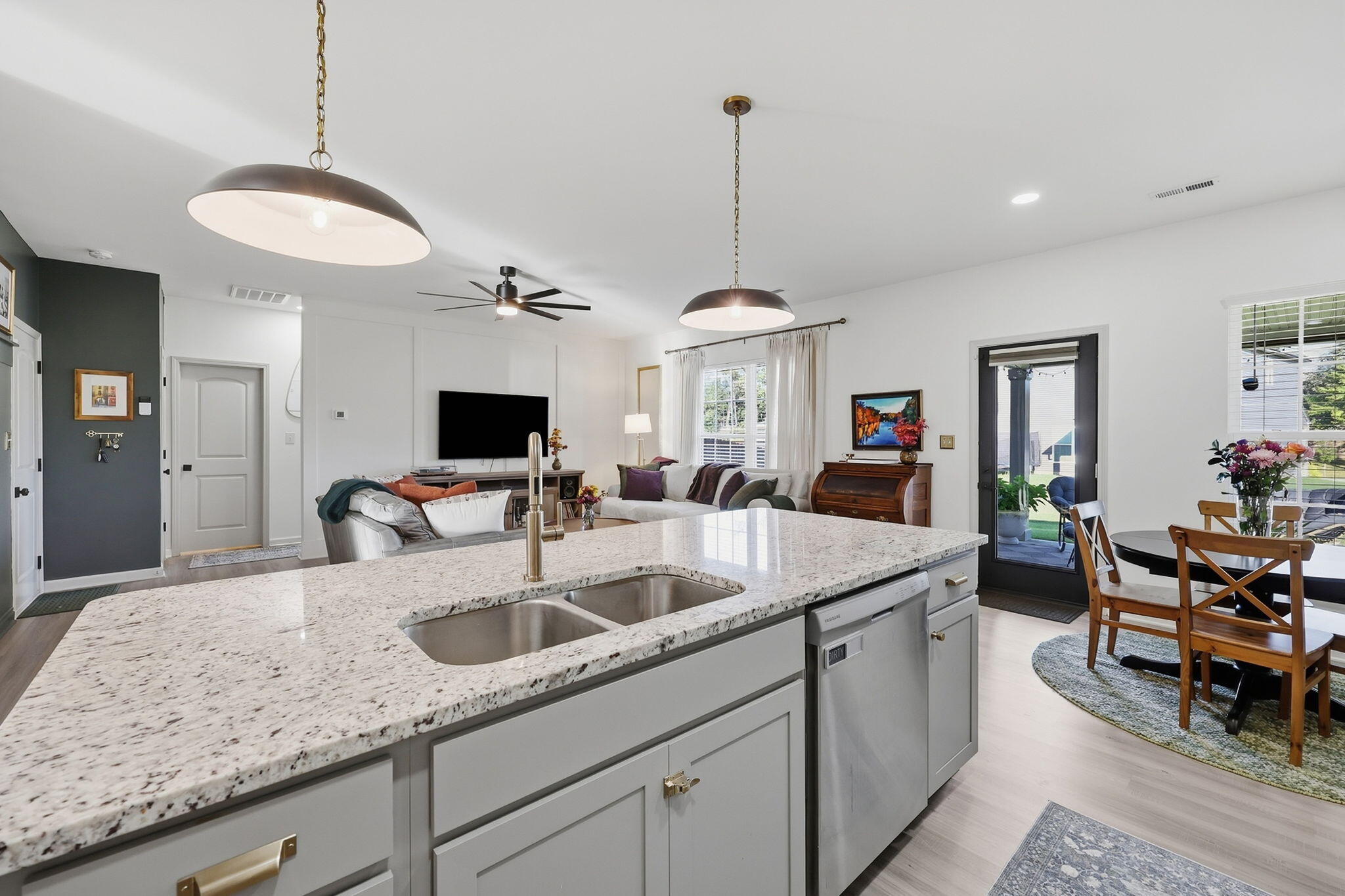 1521 Hayfield Flat Property Photo 8