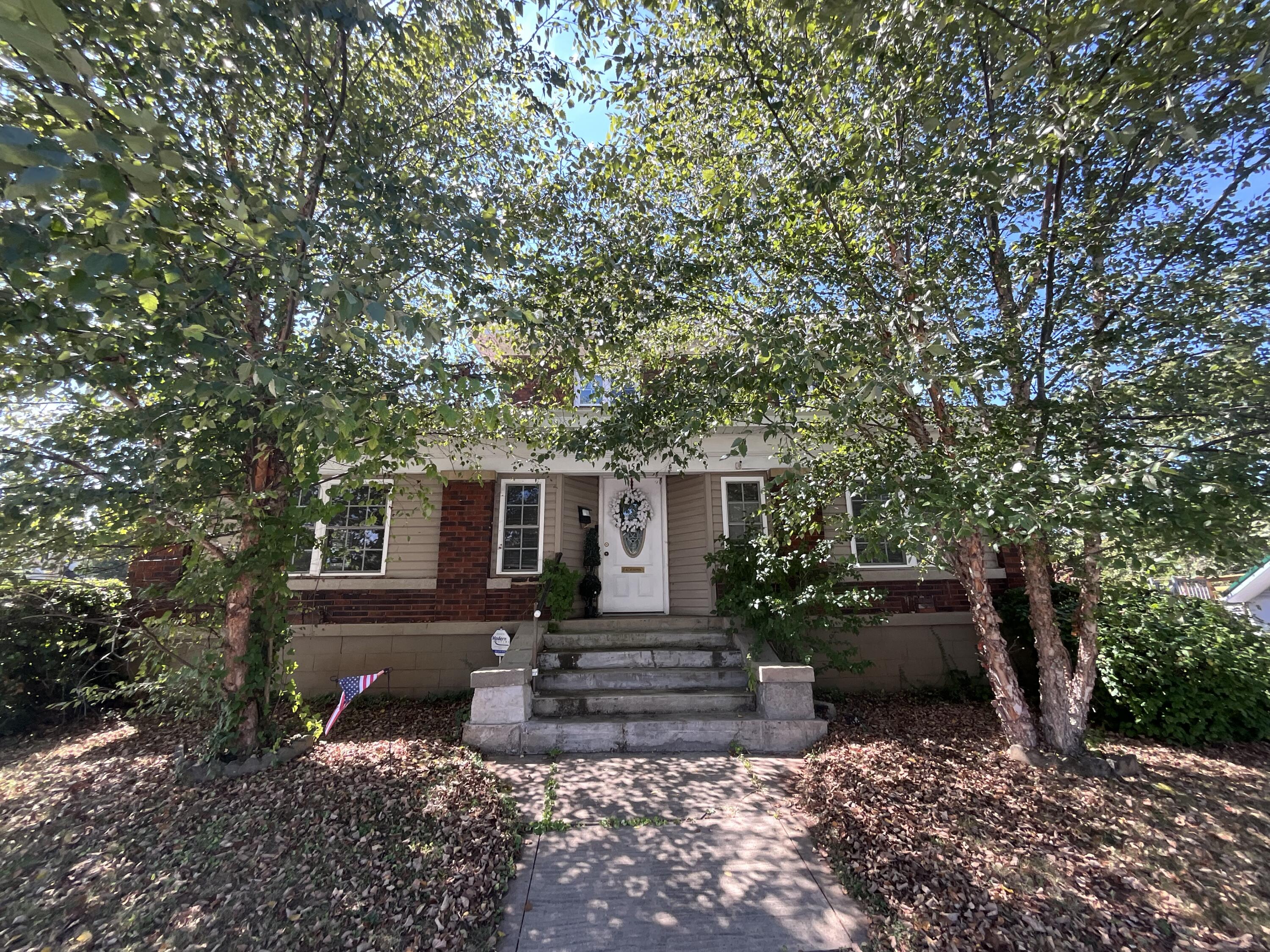 152 S Central Avenue Property Photo 1