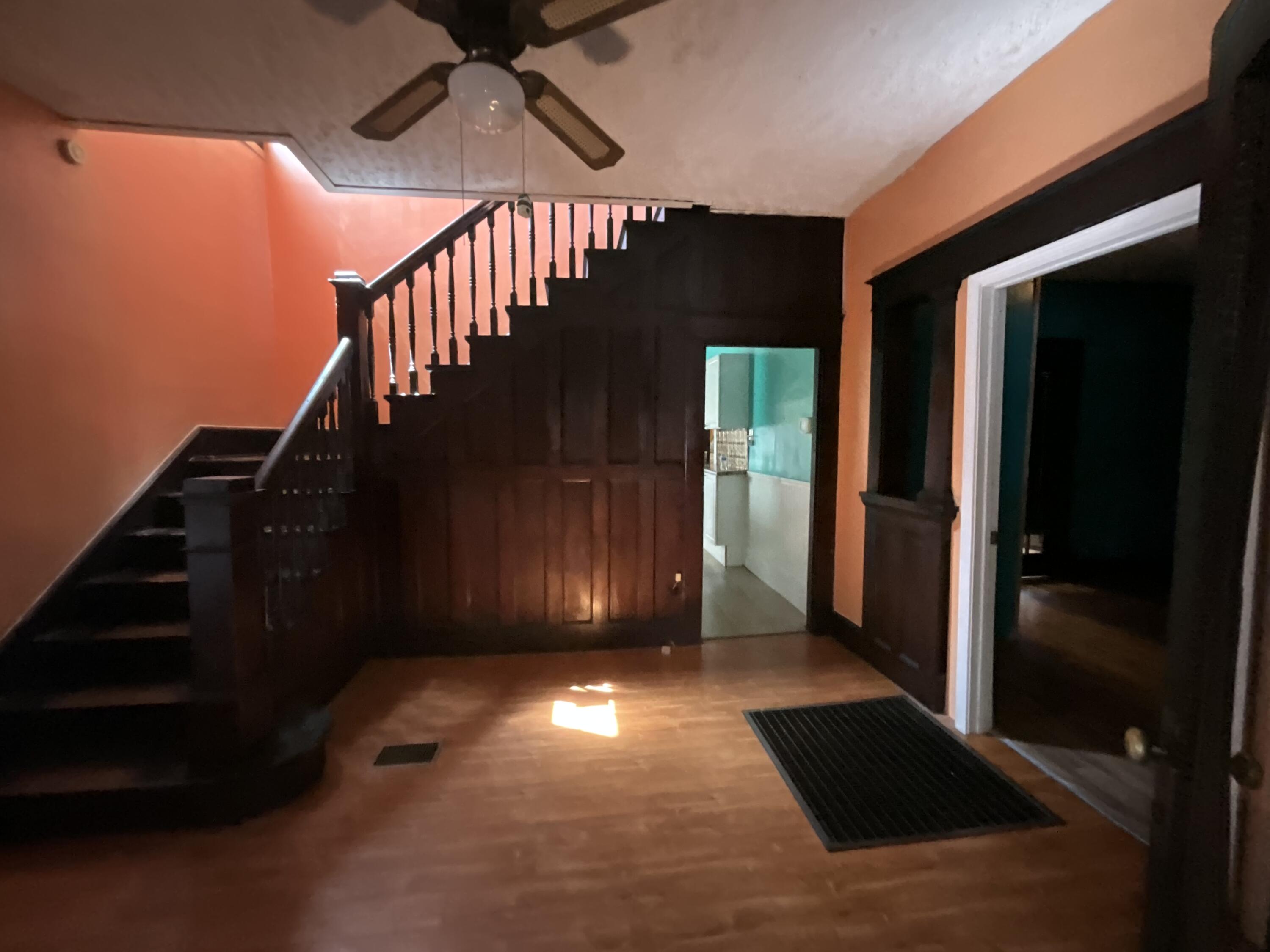 152 S Central Avenue Property Photo 4