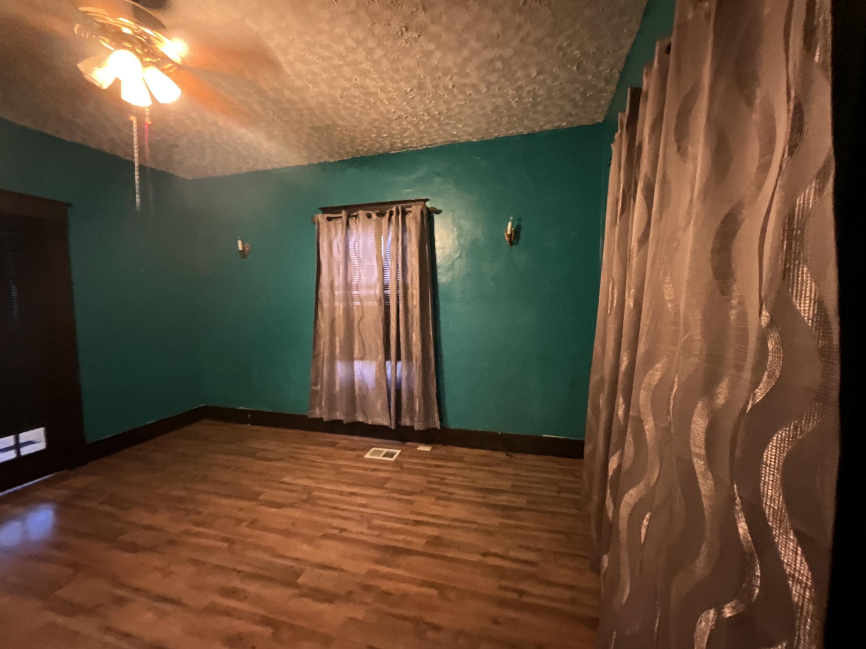 152 S Central Avenue Property Photo 6