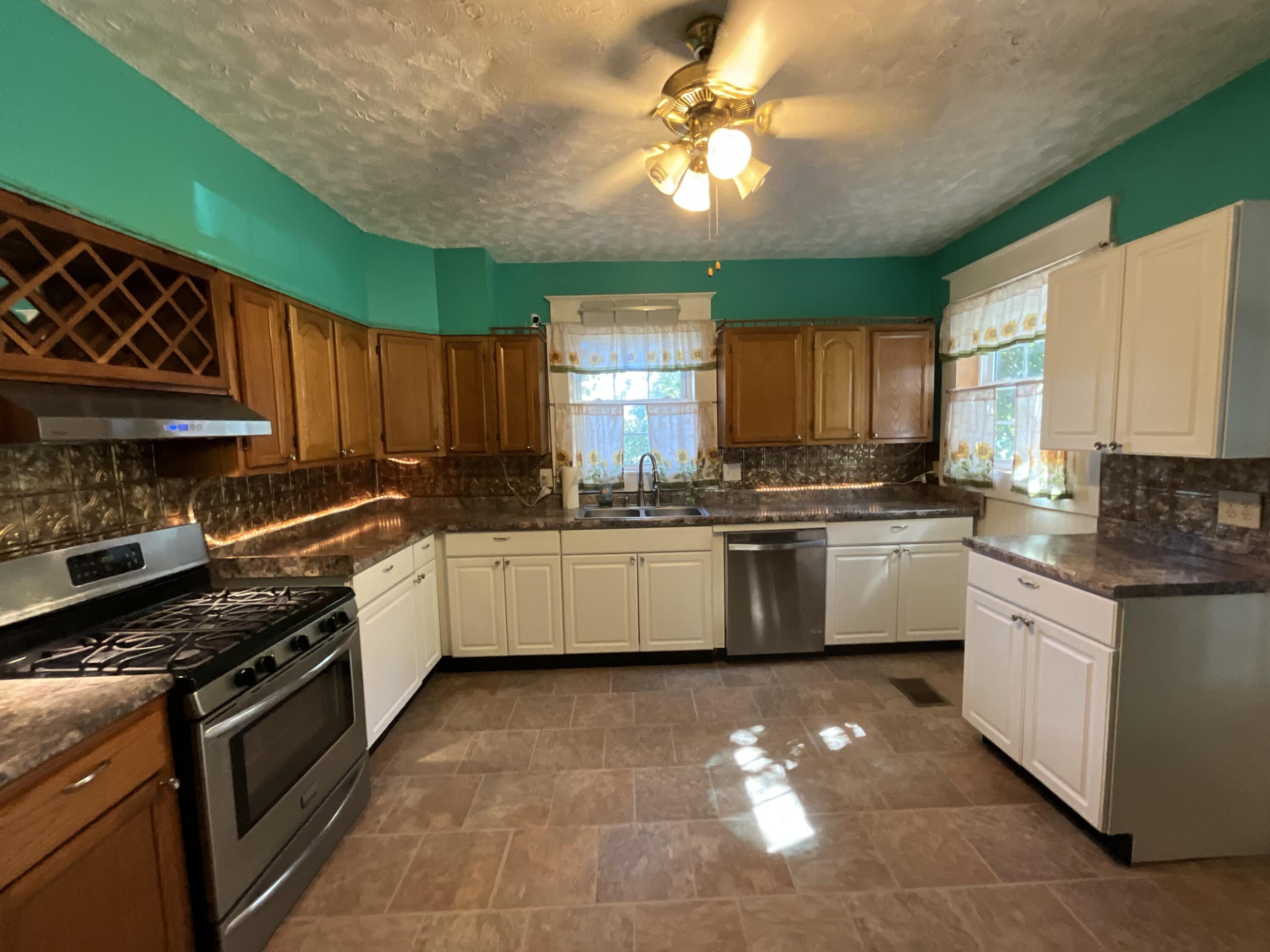 152 S Central Avenue Property Photo 7