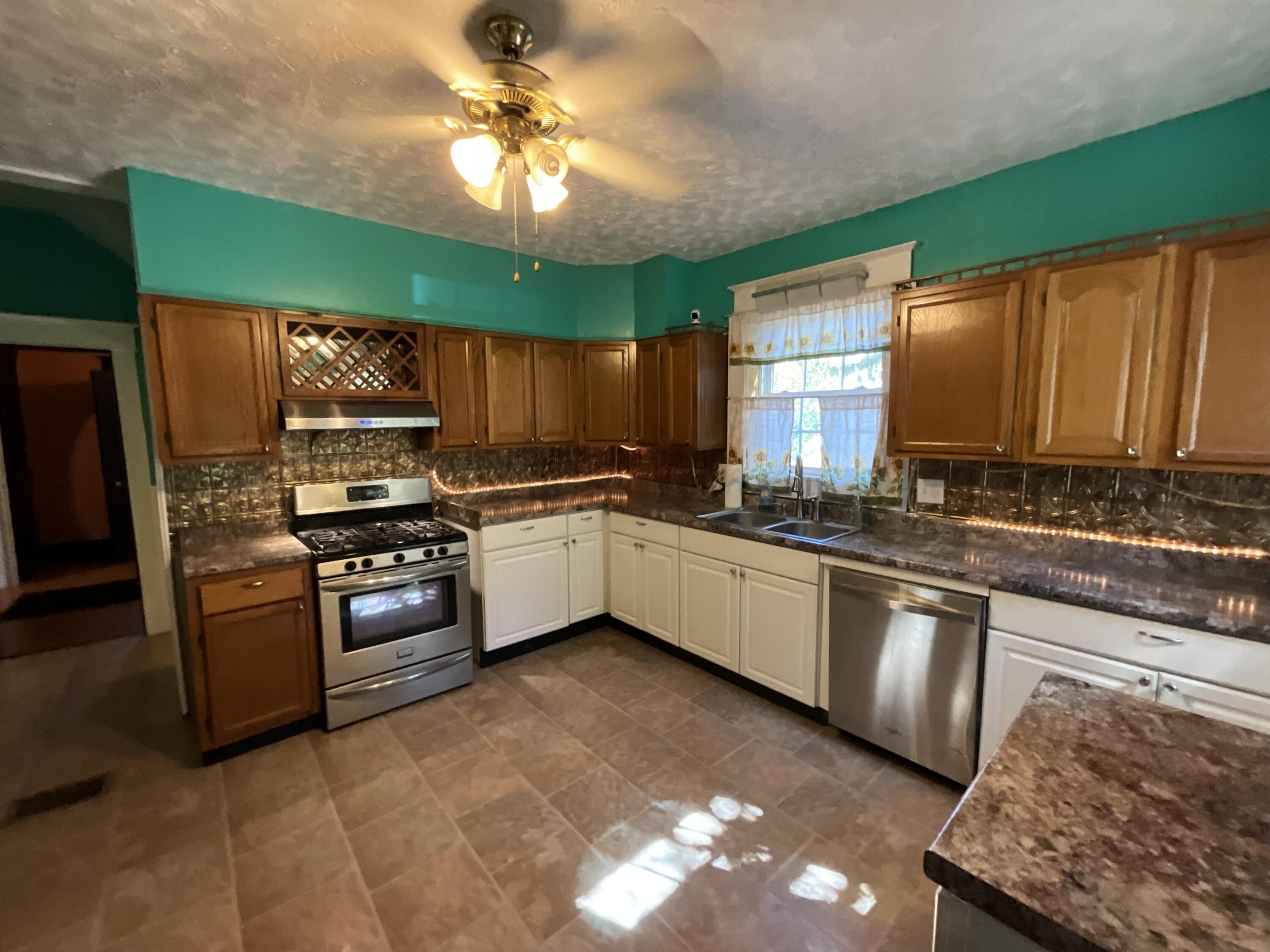 152 S Central Avenue Property Photo 8