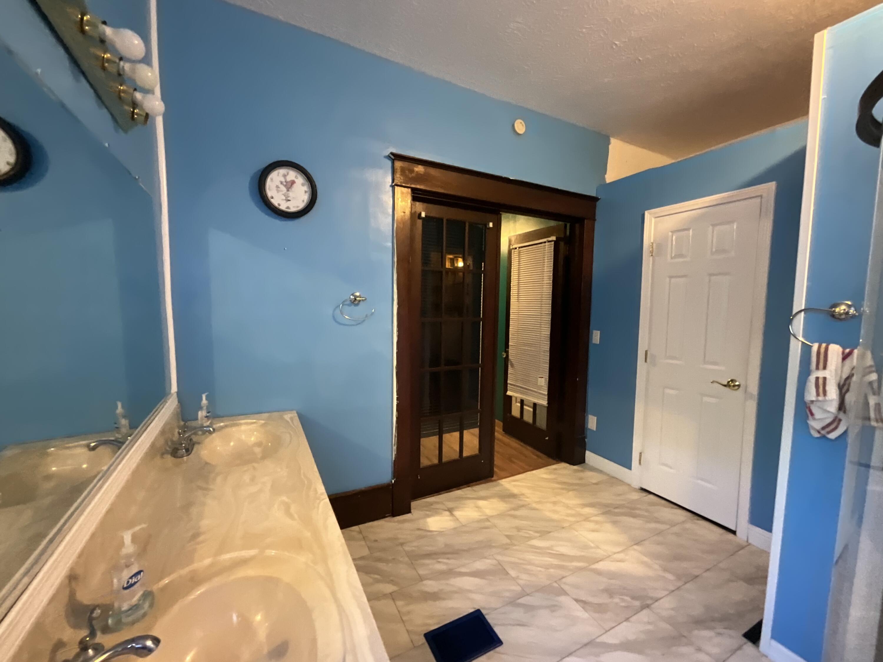 152 S Central Avenue Property Photo 10