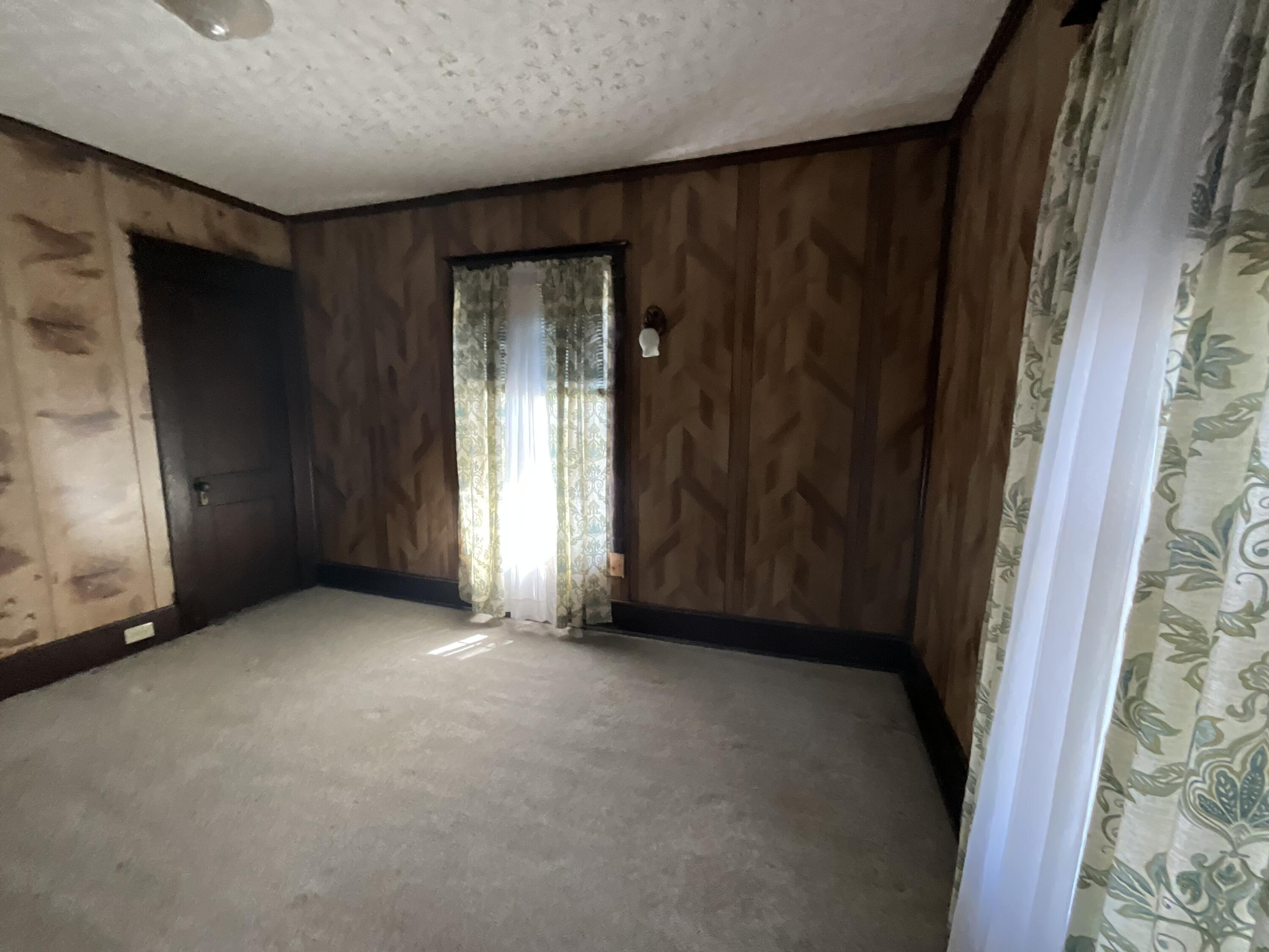 152 S Central Avenue Property Photo 21