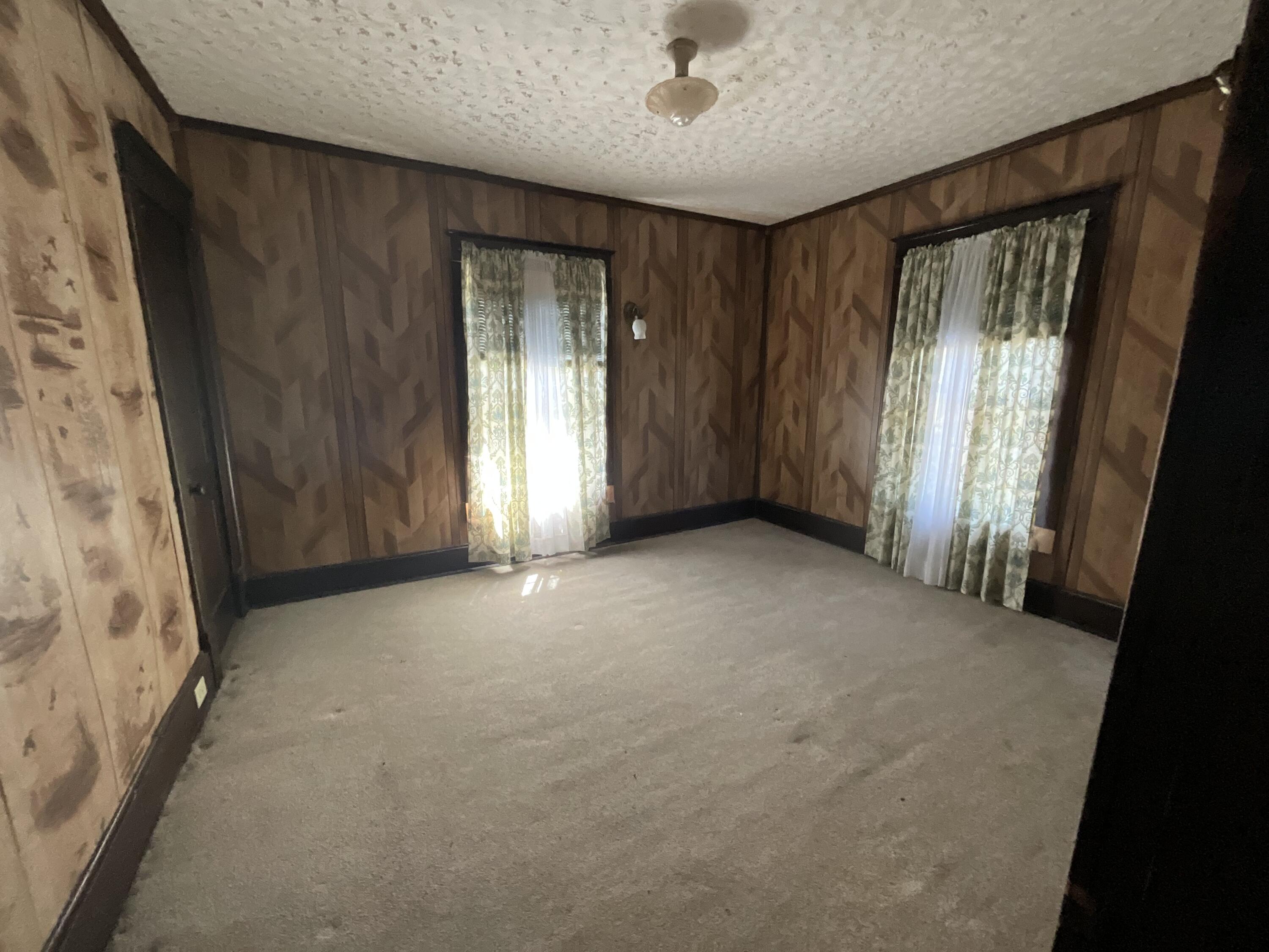 152 S Central Avenue Property Photo 23
