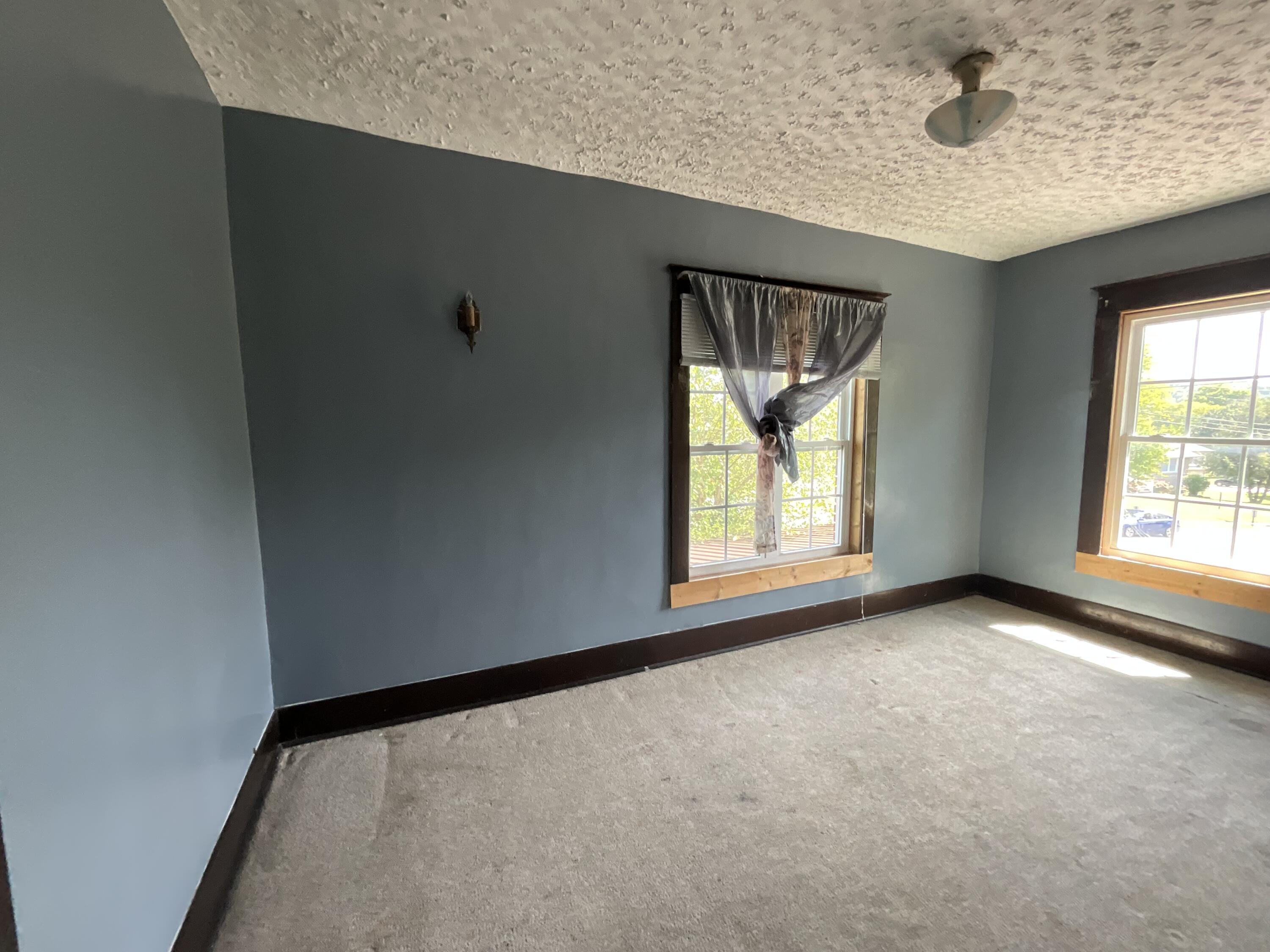 152 S Central Avenue Property Photo 32