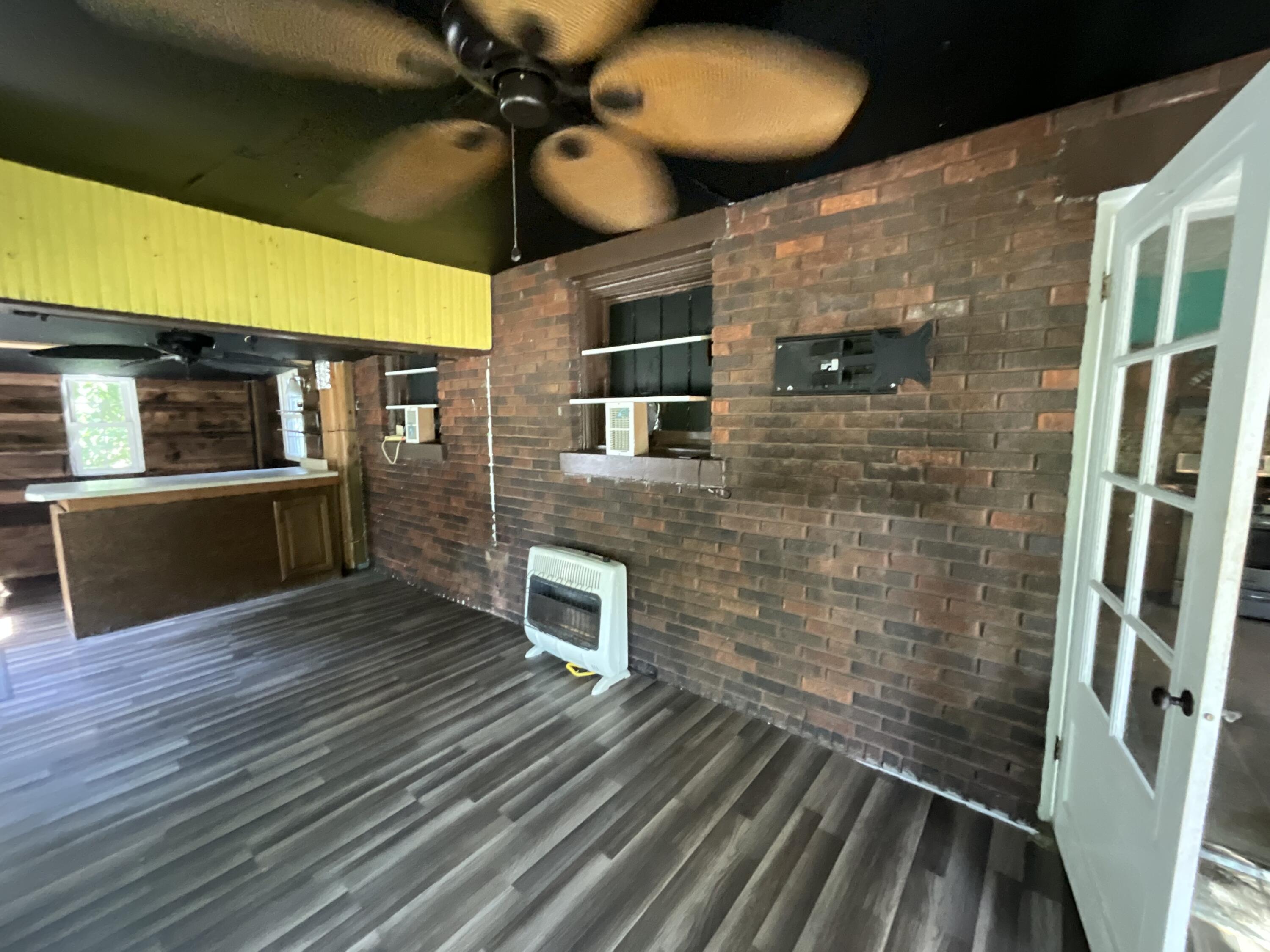 152 S Central Avenue Property Photo 38