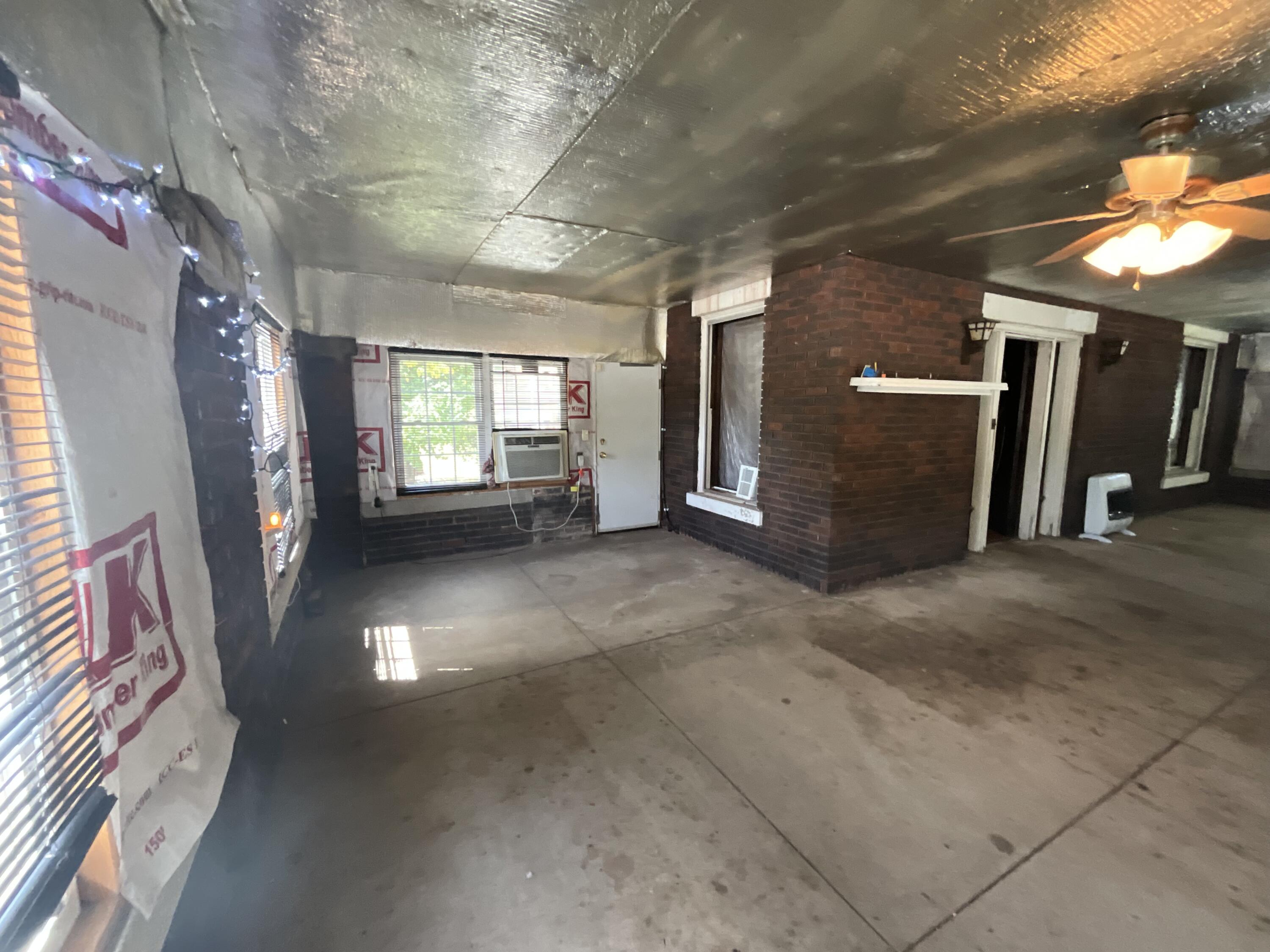 152 S Central Avenue Property Photo 49
