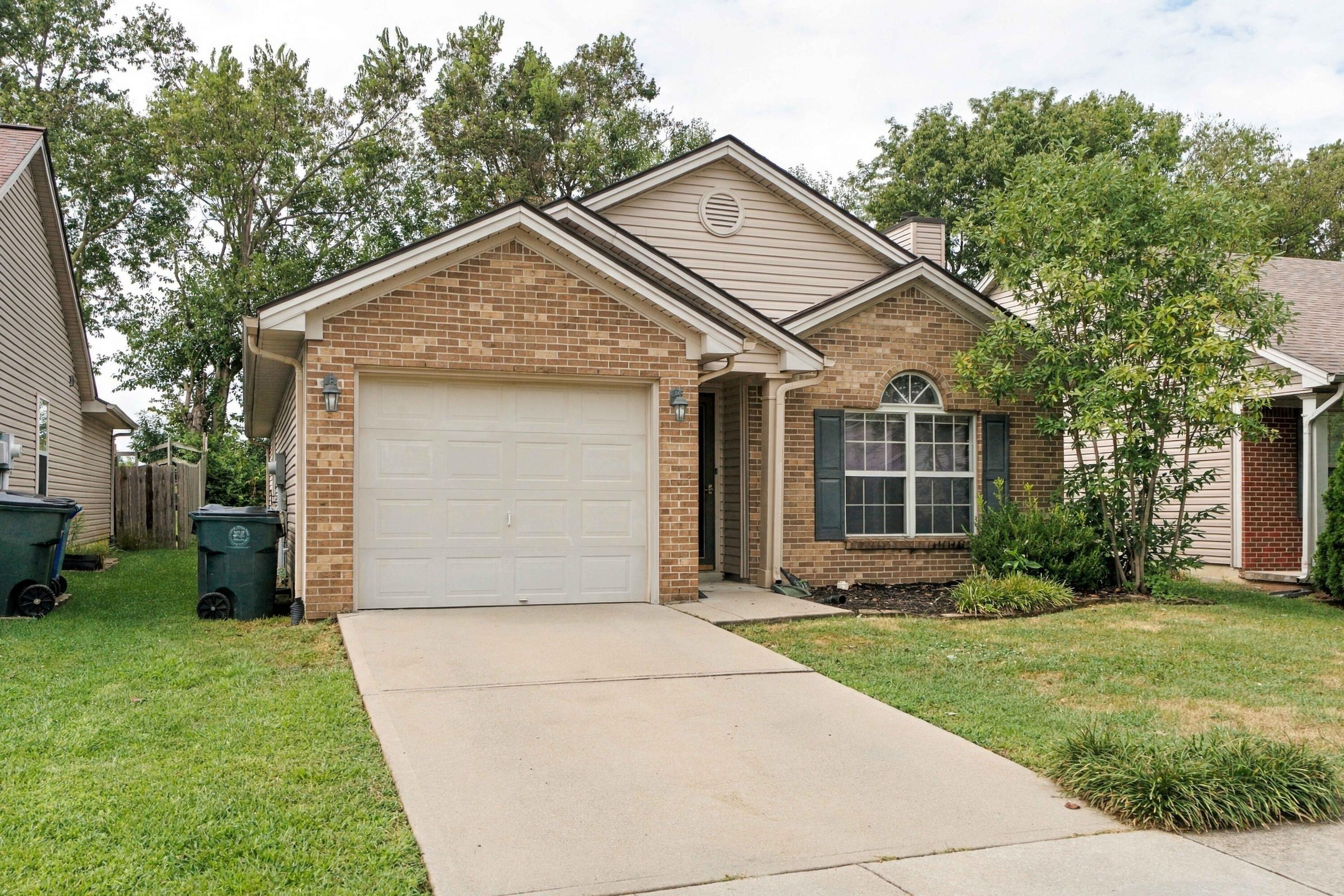 996 Winding Oak Trail Property Photo 3