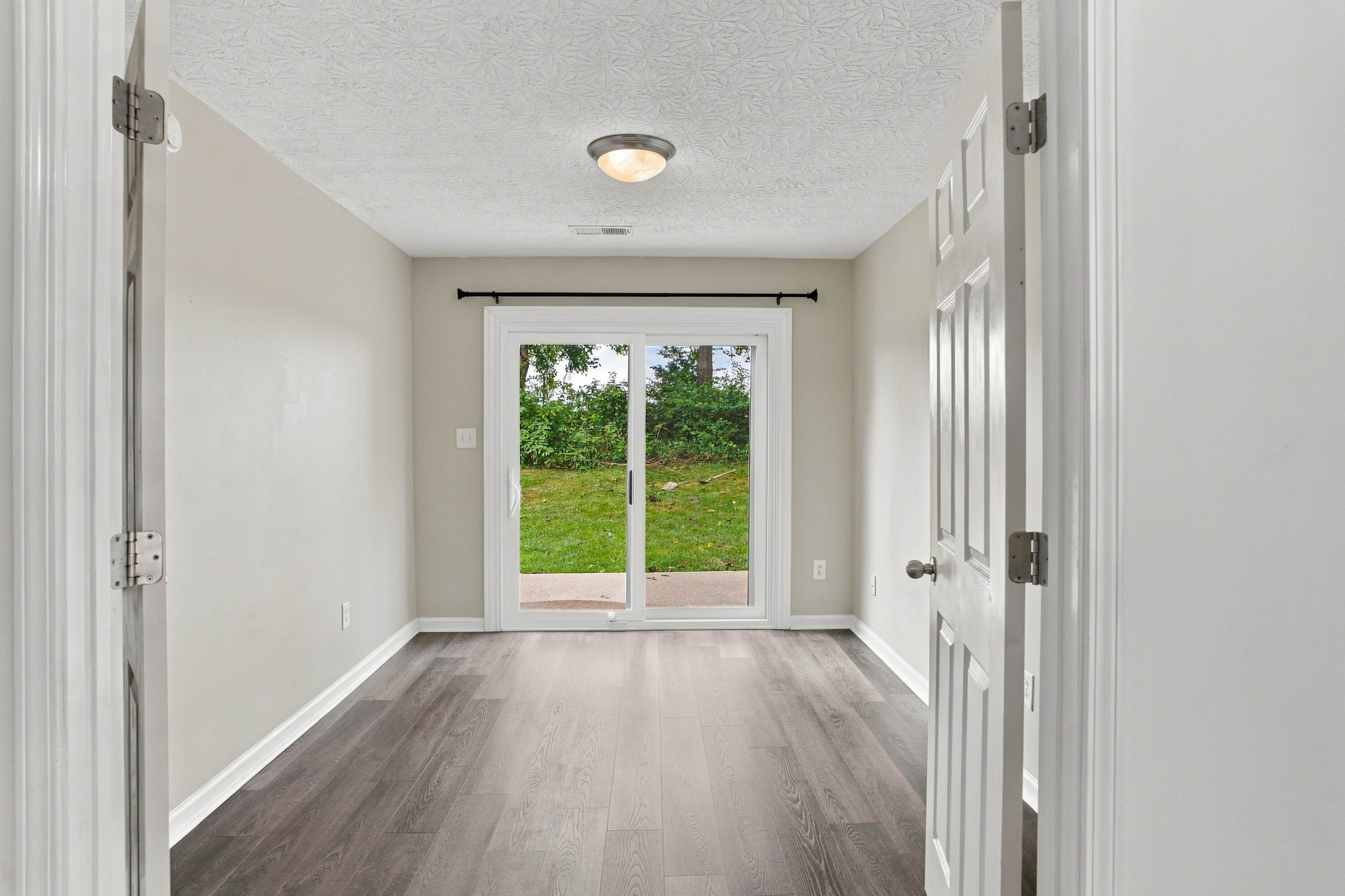 996 Winding Oak Trail Property Photo 14