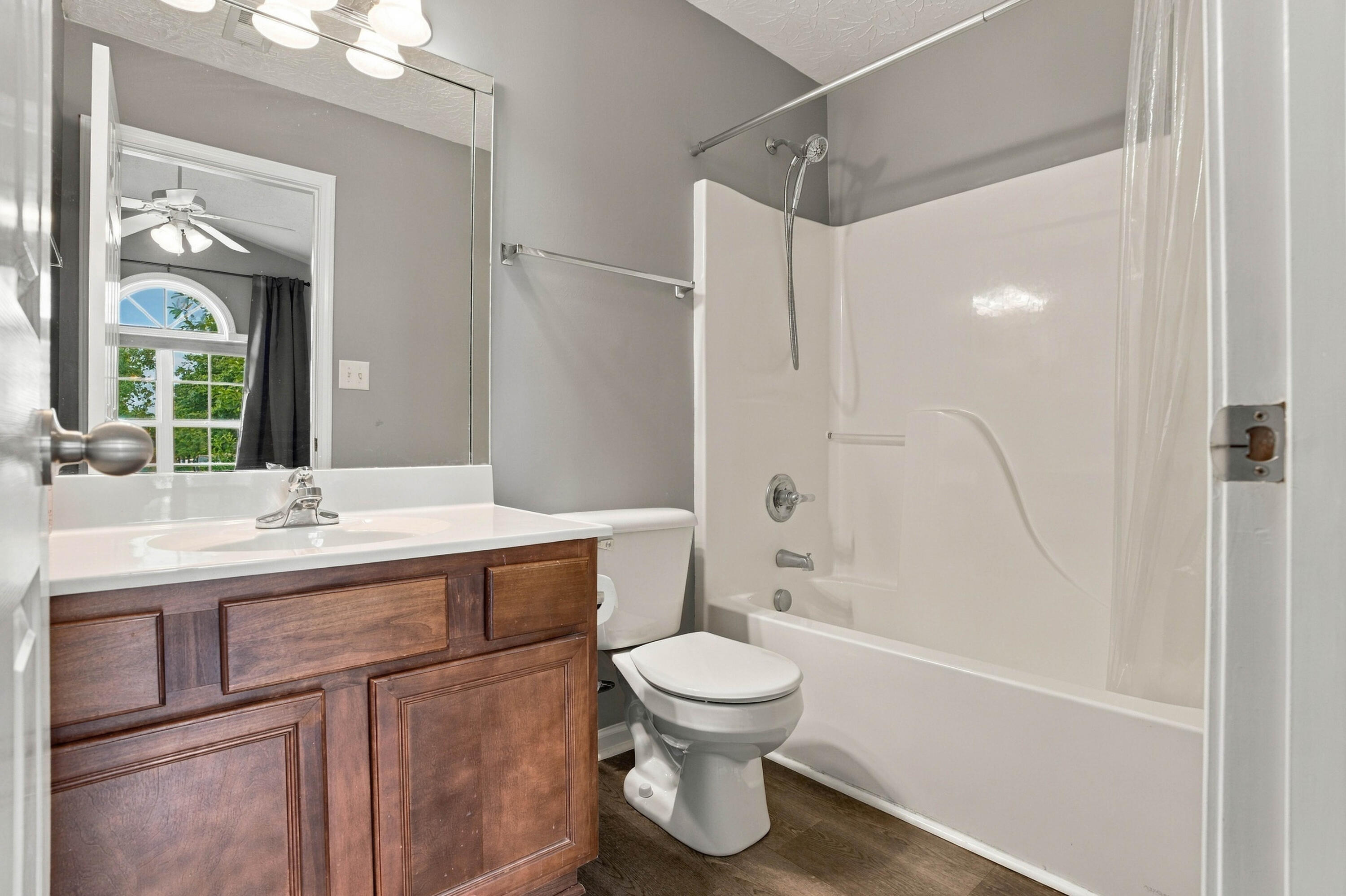 996 Winding Oak Trail Property Photo 18