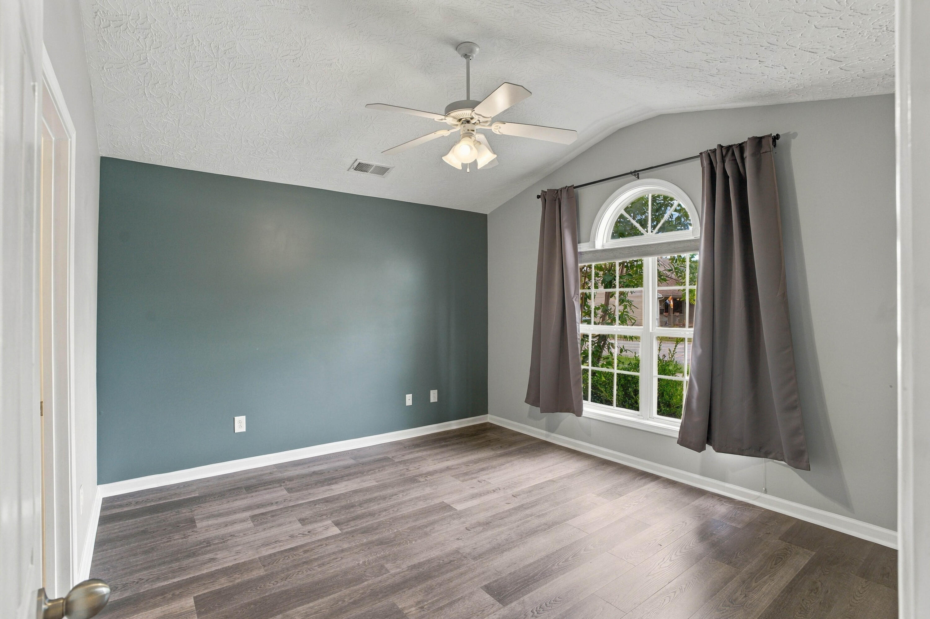 996 Winding Oak Trail Property Photo 20