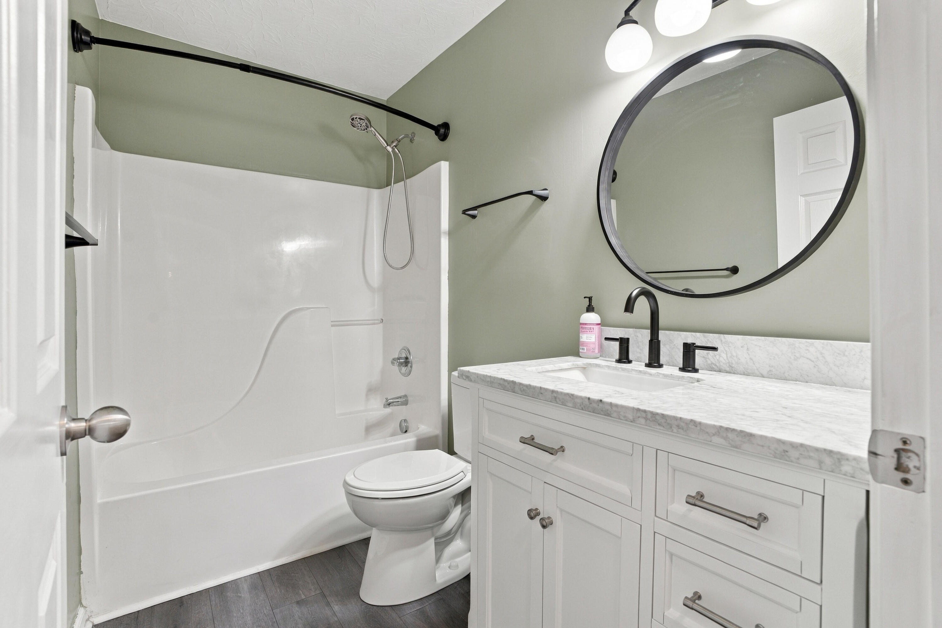 996 Winding Oak Trail Property Photo 23