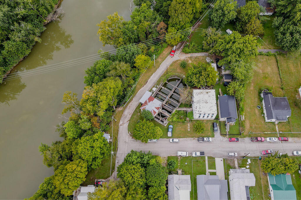 429 Edgewater Drive Property Photo 33