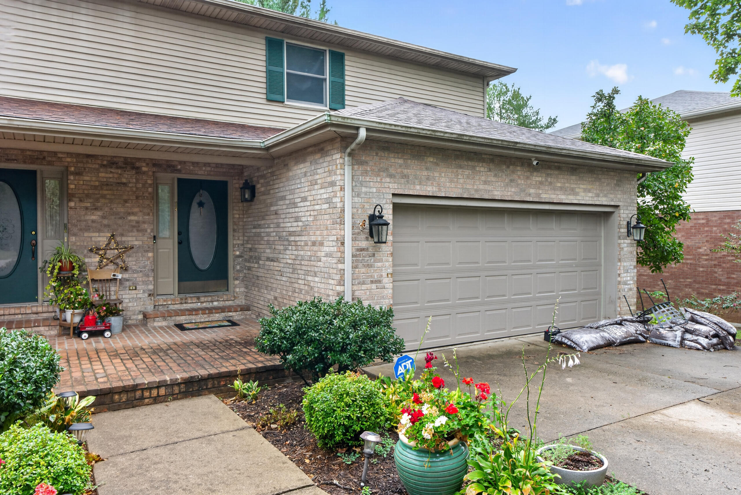 114 Bourbon Hills Drive Property Photo 2
