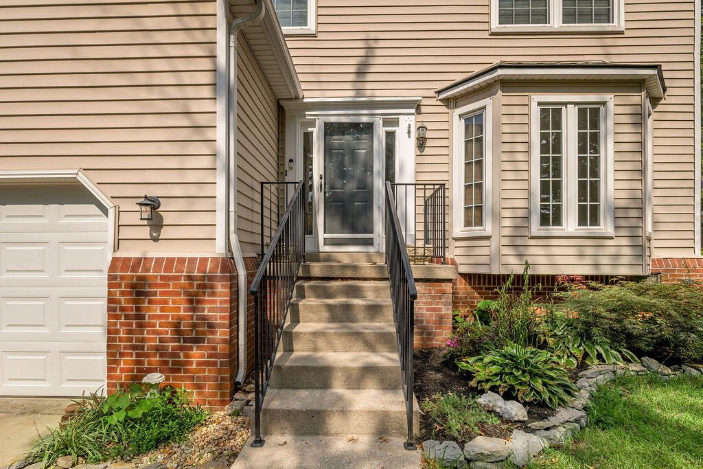 4688 Spring Creek Drive Property Photo 3