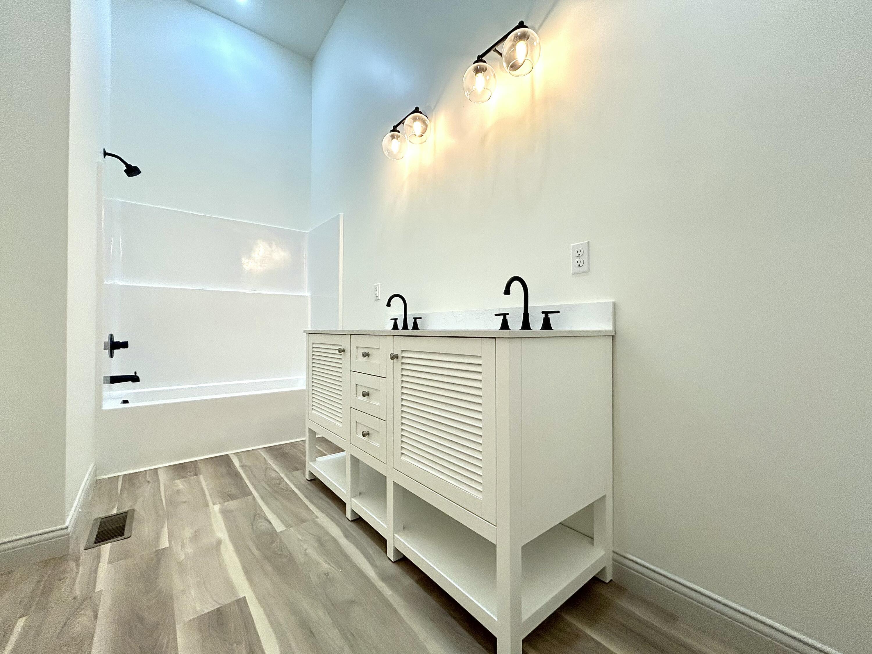321 Randolph Street Property Photo 16
