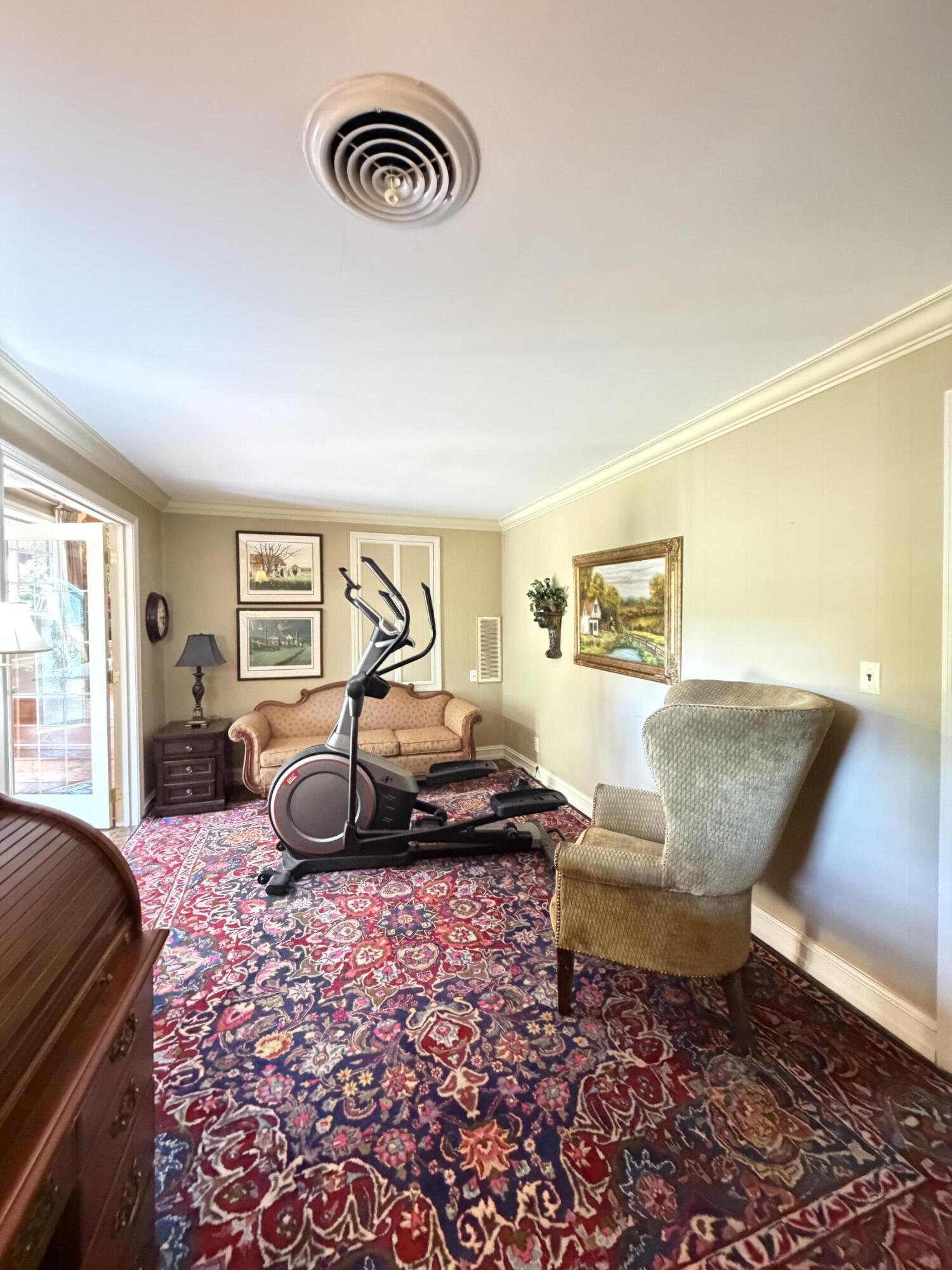 891 Woodland Hills Property Photo 5