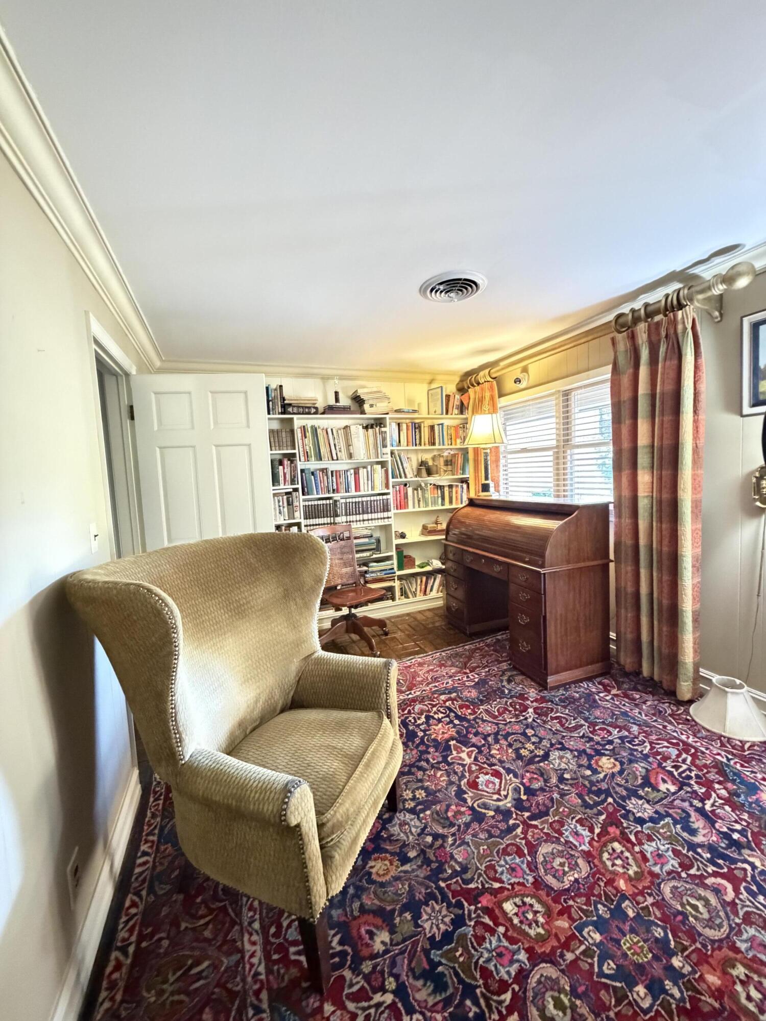 891 Woodland Hills Property Photo 6