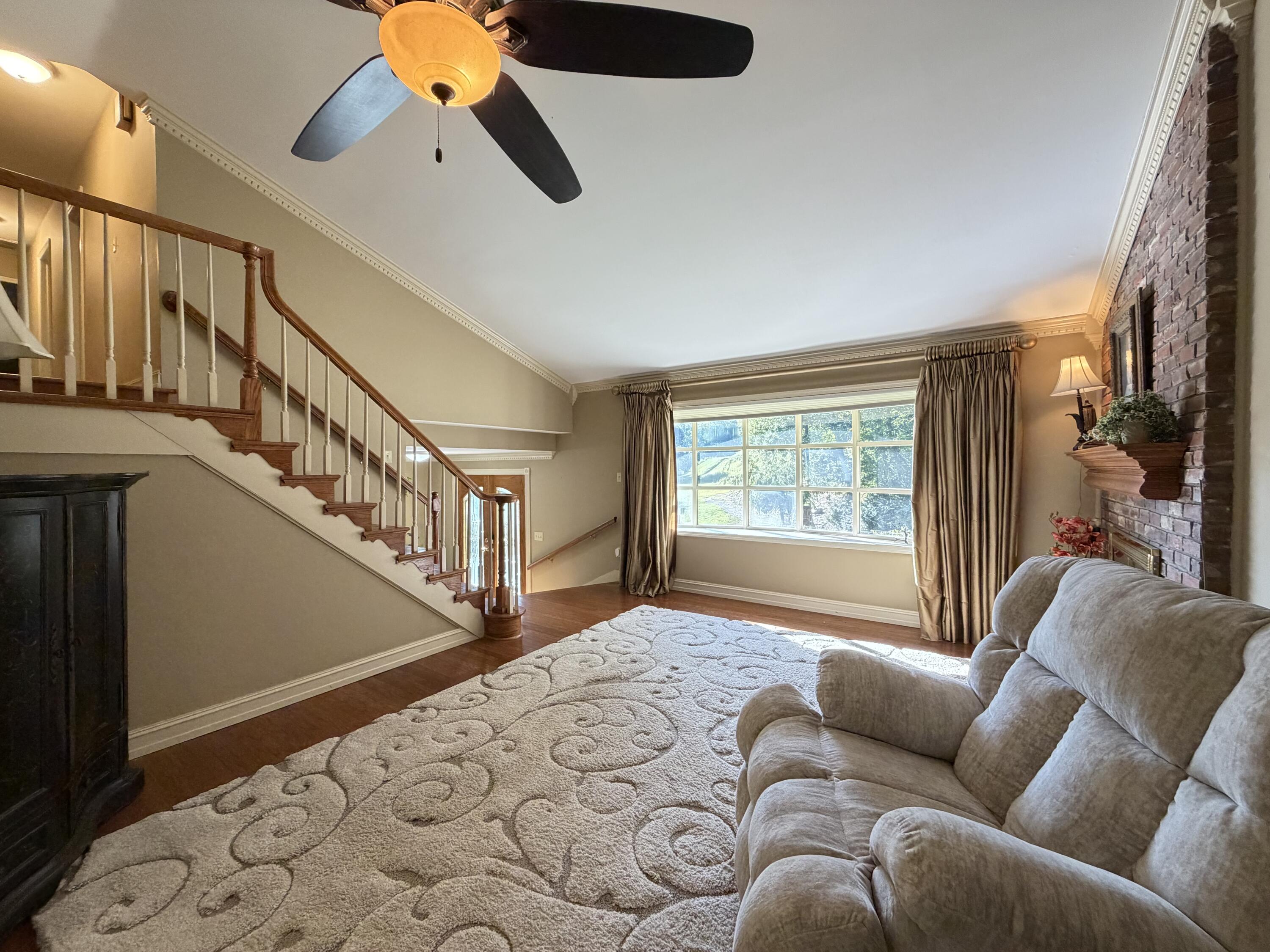 891 Woodland Hills Property Photo 9