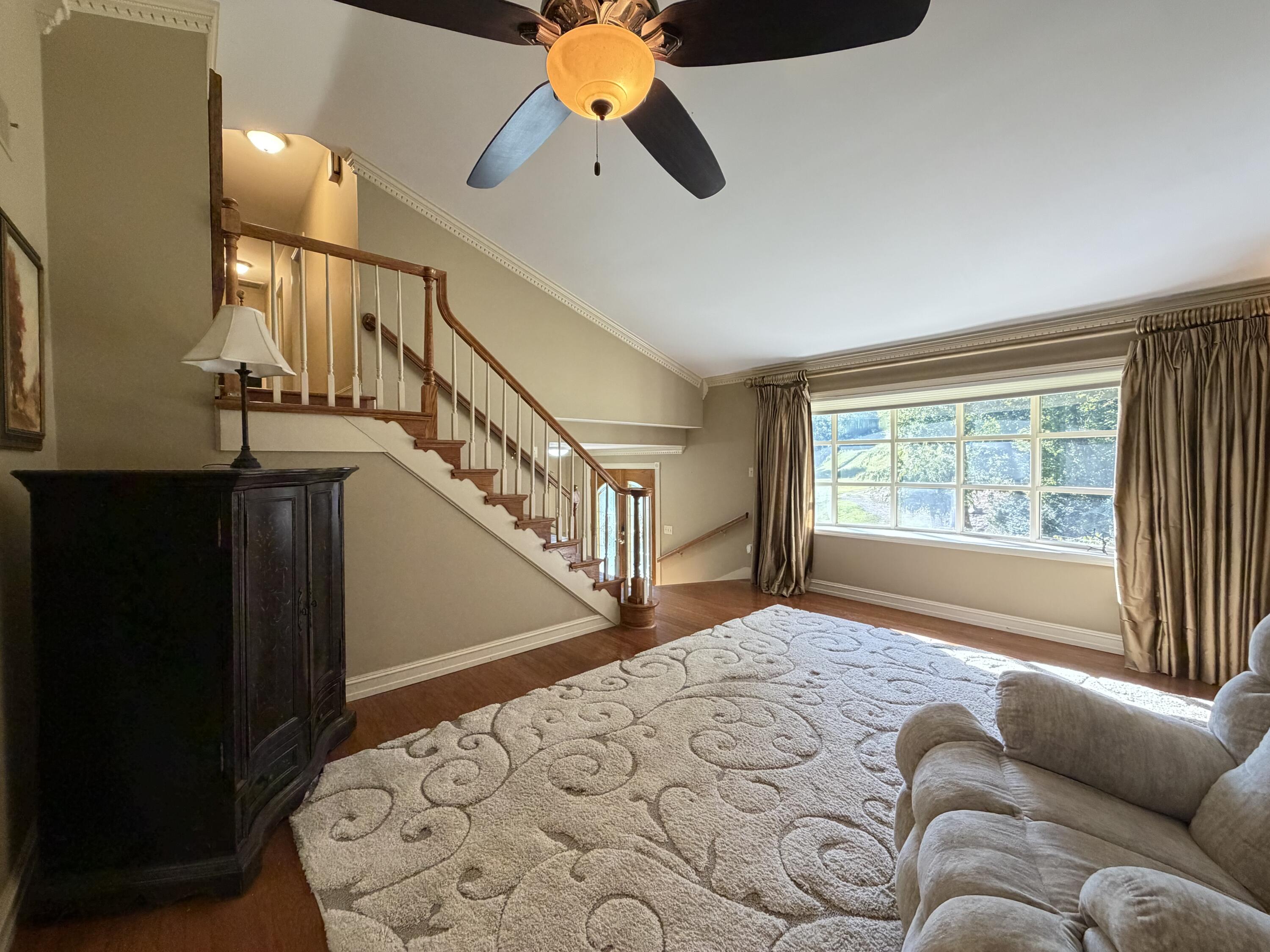 891 Woodland Hills Property Photo 10