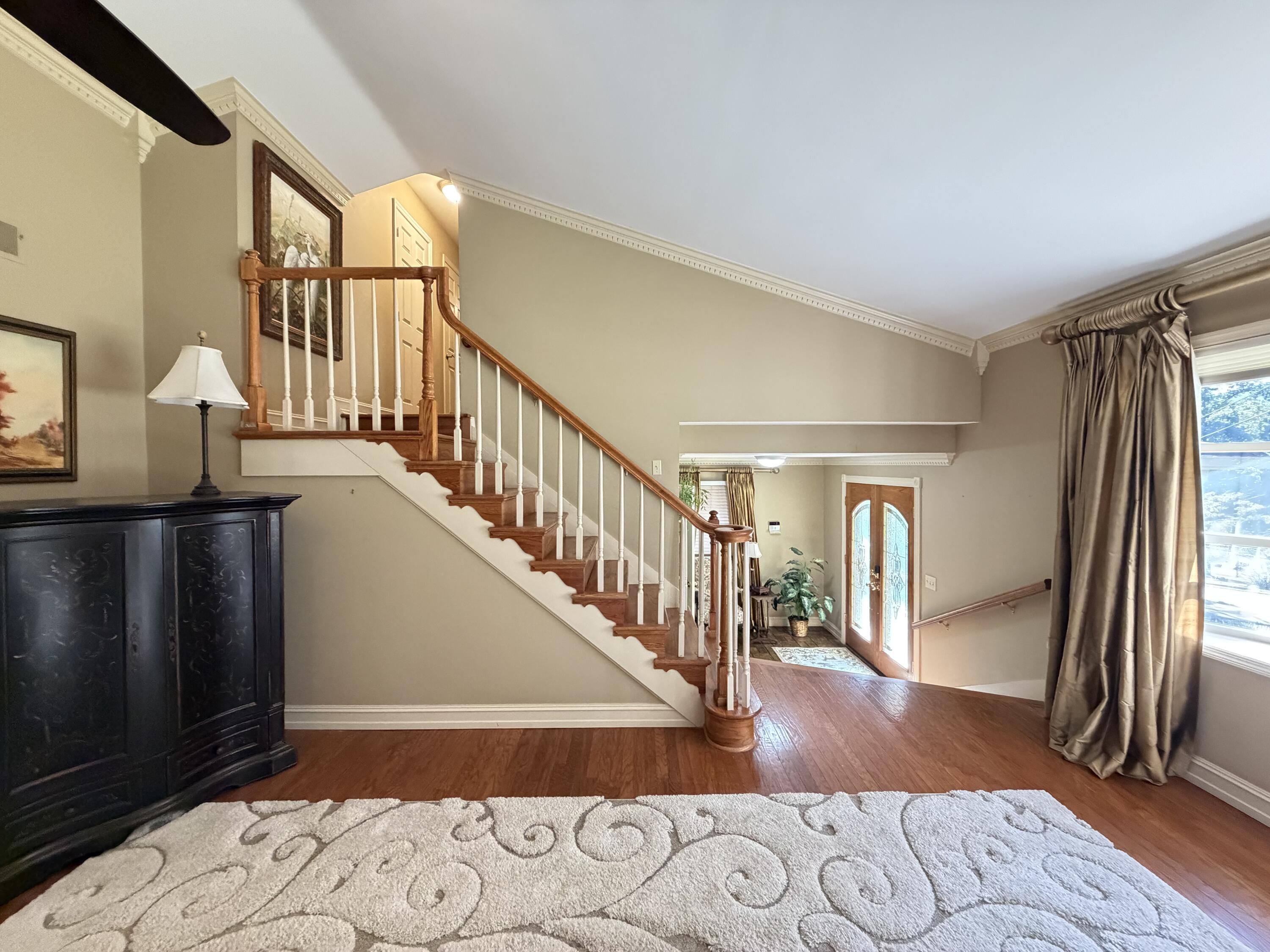 891 Woodland Hills Property Photo 14