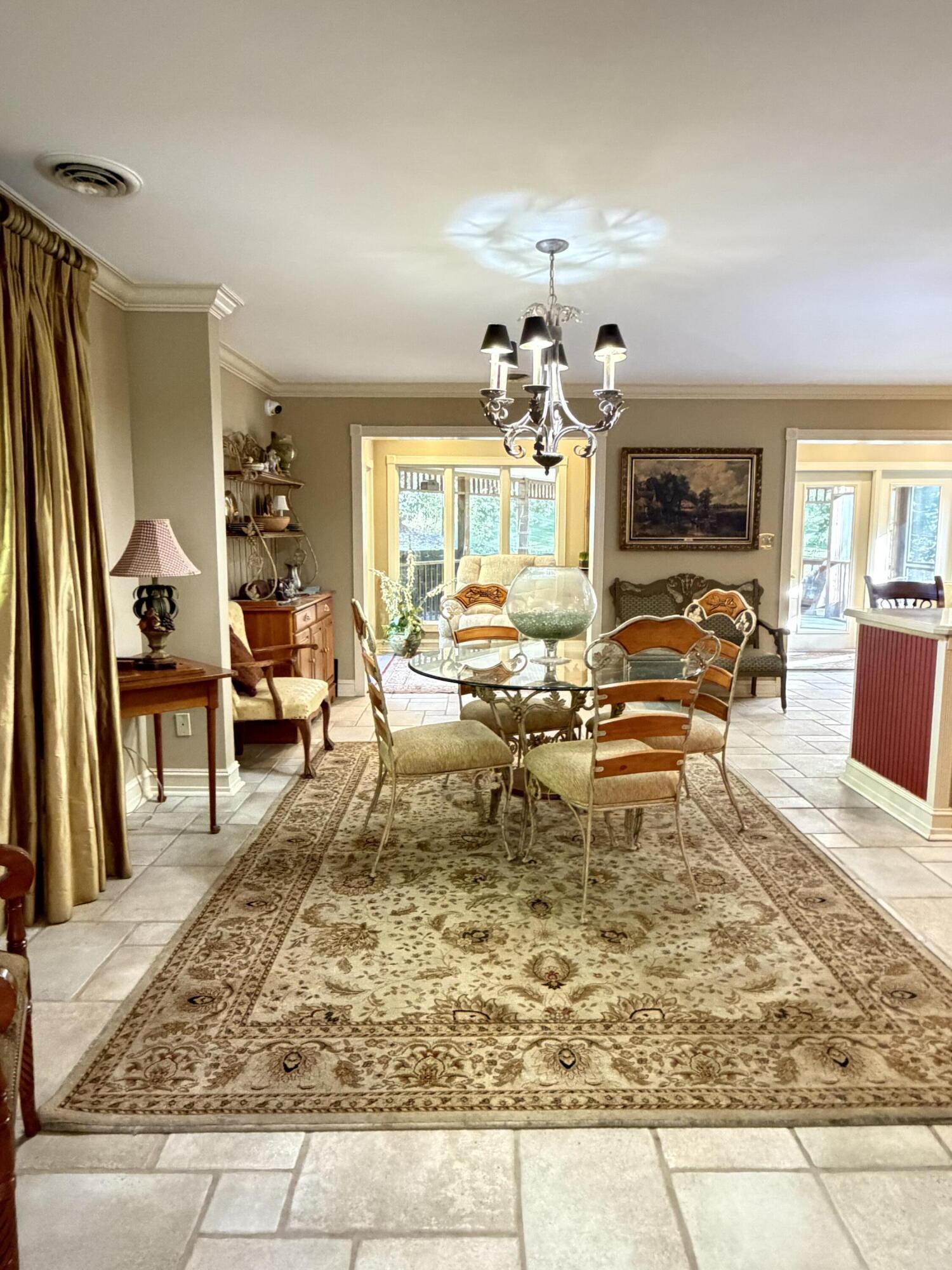 891 Woodland Hills Property Photo 18