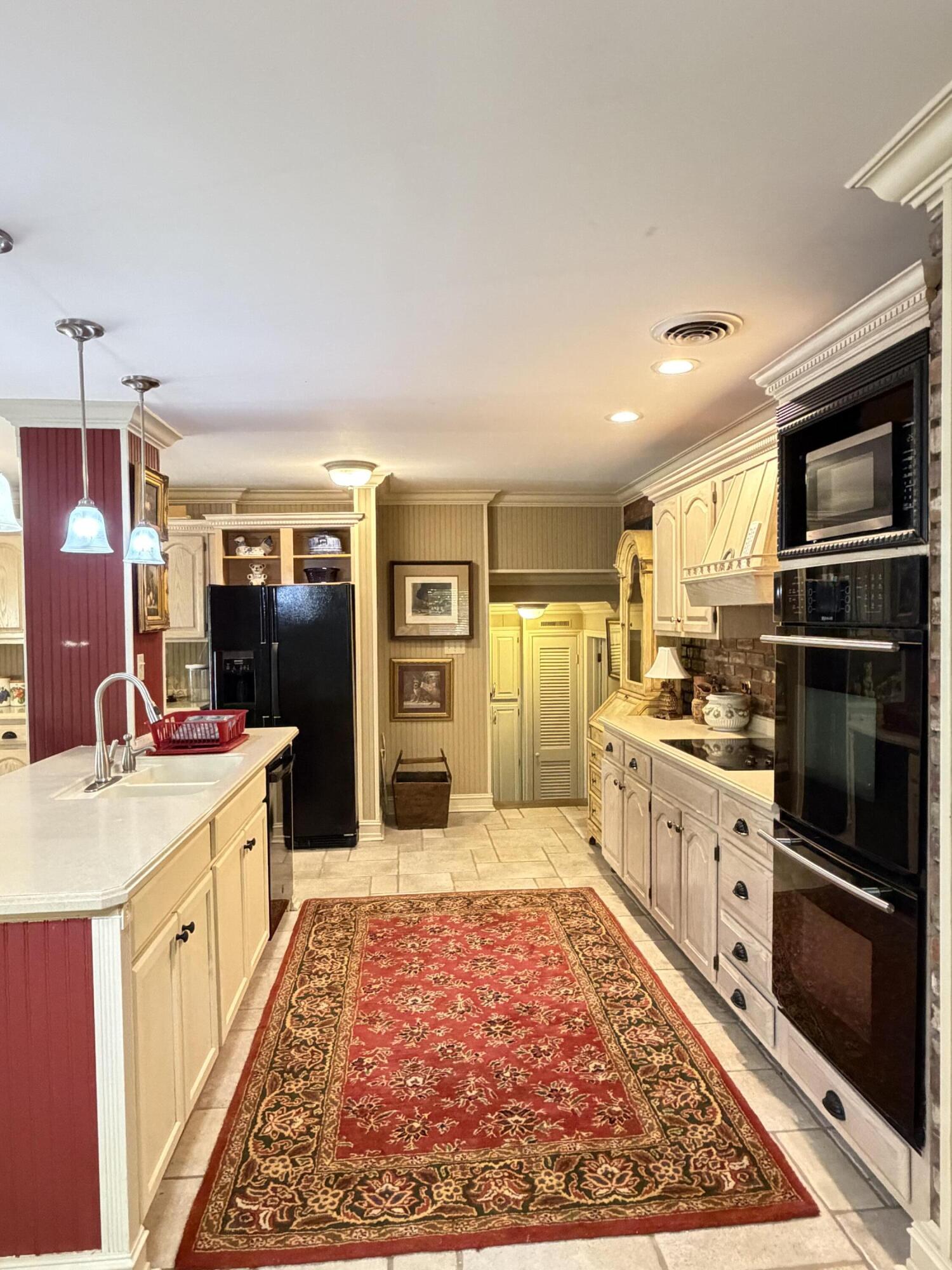 891 Woodland Hills Property Photo 19