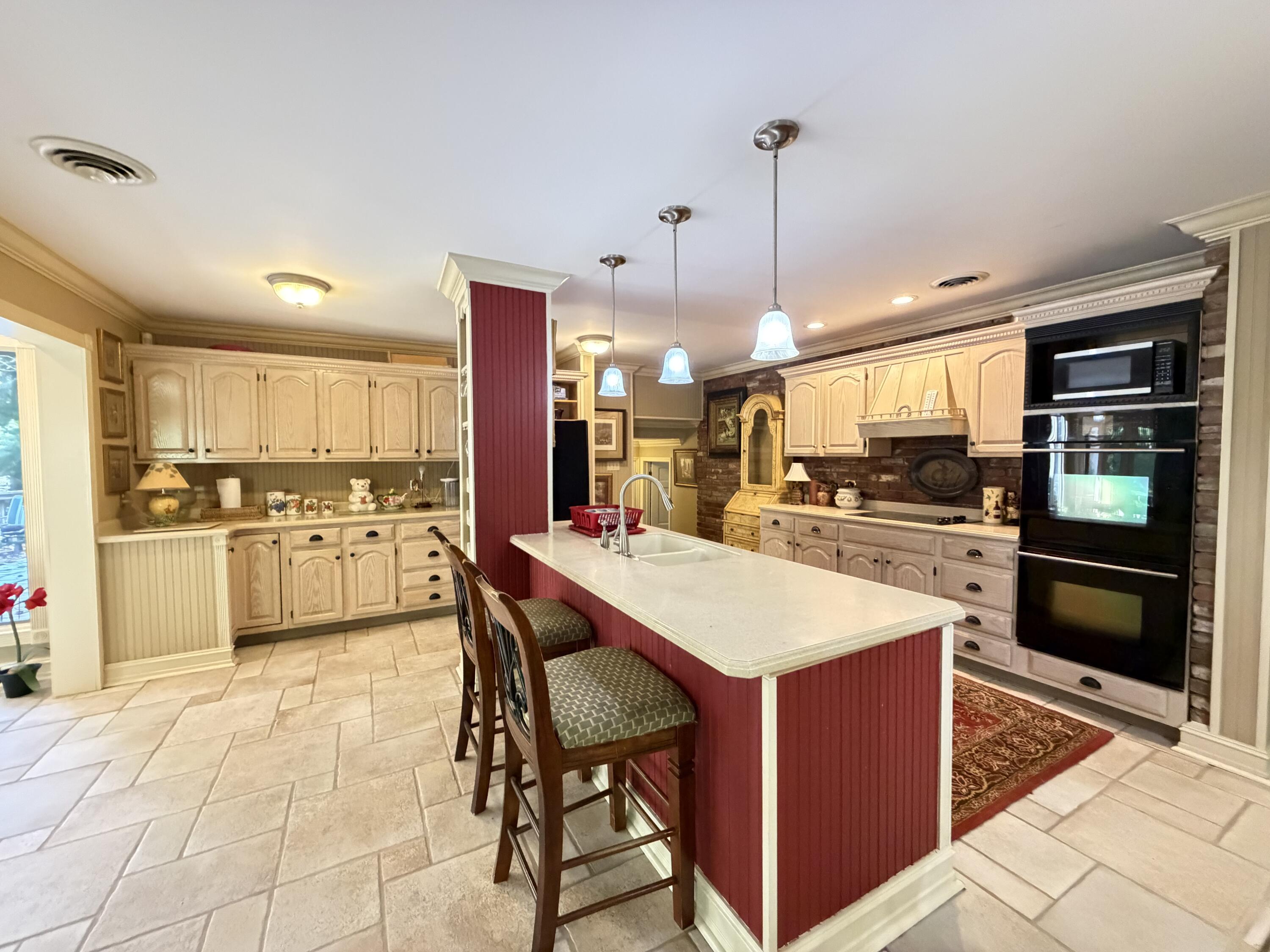 891 Woodland Hills Property Photo 20