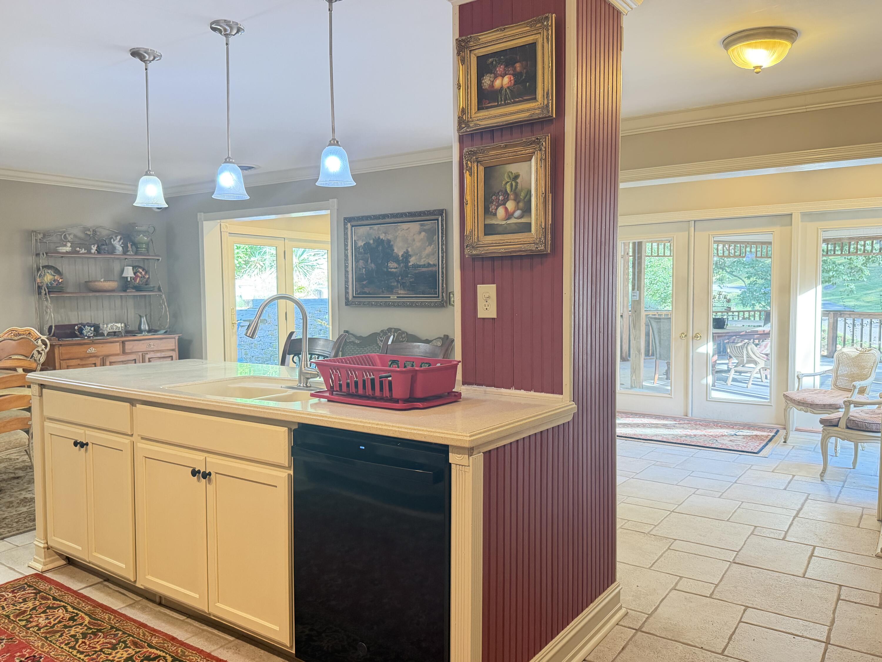 891 Woodland Hills Property Photo 24